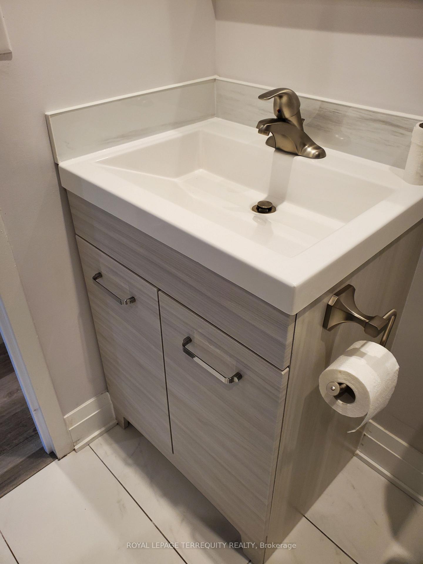 Photo 15 of Unit 1405, 99 Harbour Square, Toronto, Waterfront Communities — HOMEH