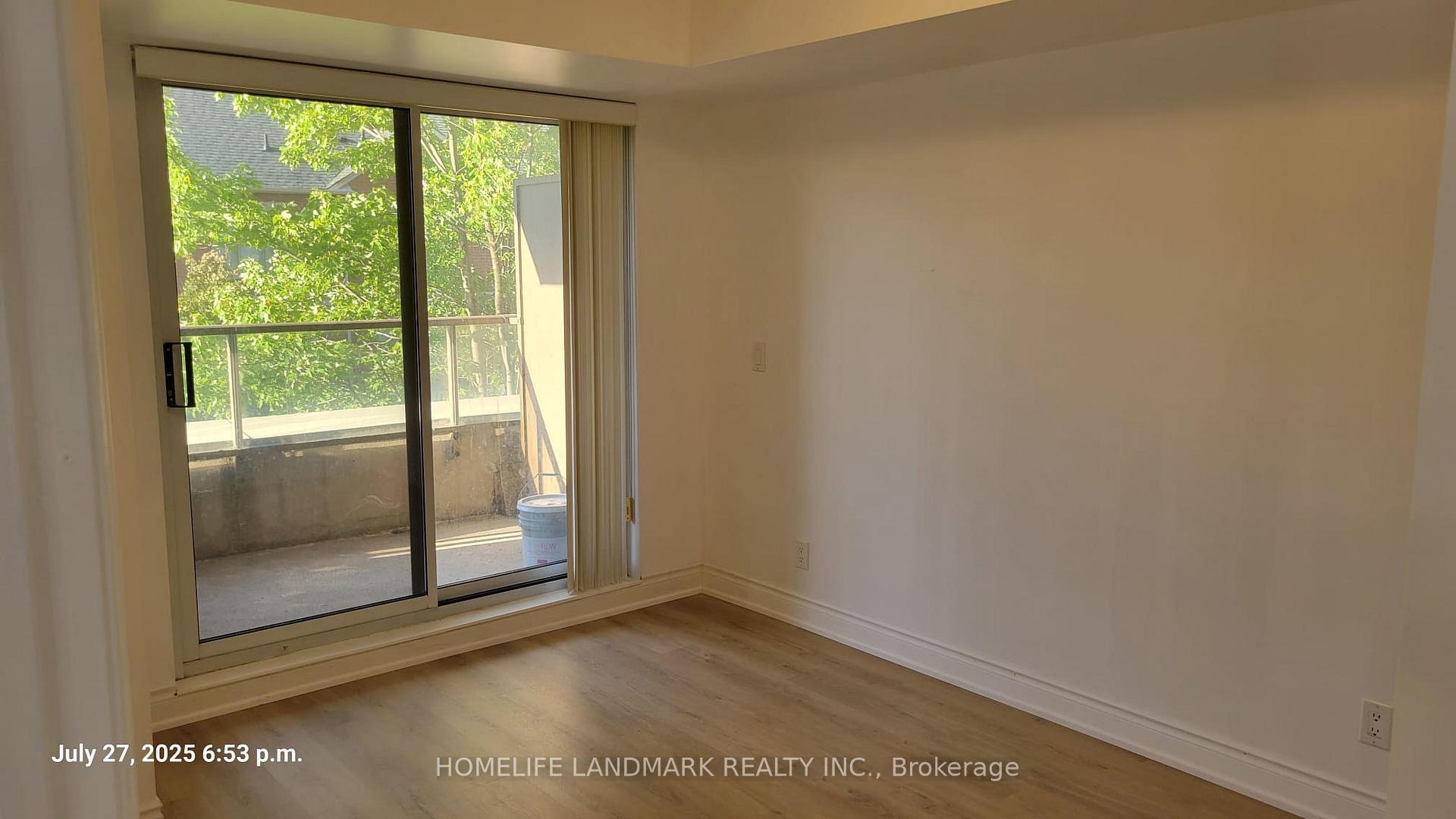 Photo 10 of Unit # 301, 39 Galleria Parkway N, Markham, Commerce Valley — HOMEH