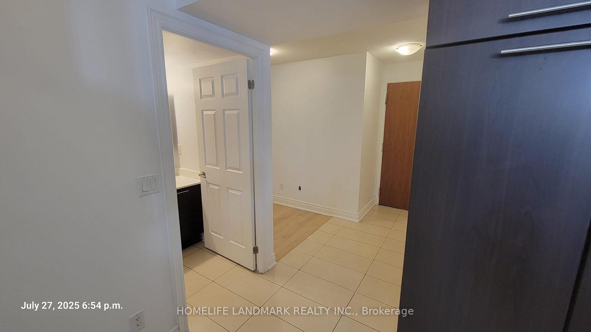 Photo 11 of Unit # 301, 39 Galleria Parkway N, Markham, Commerce Valley — HOMEH