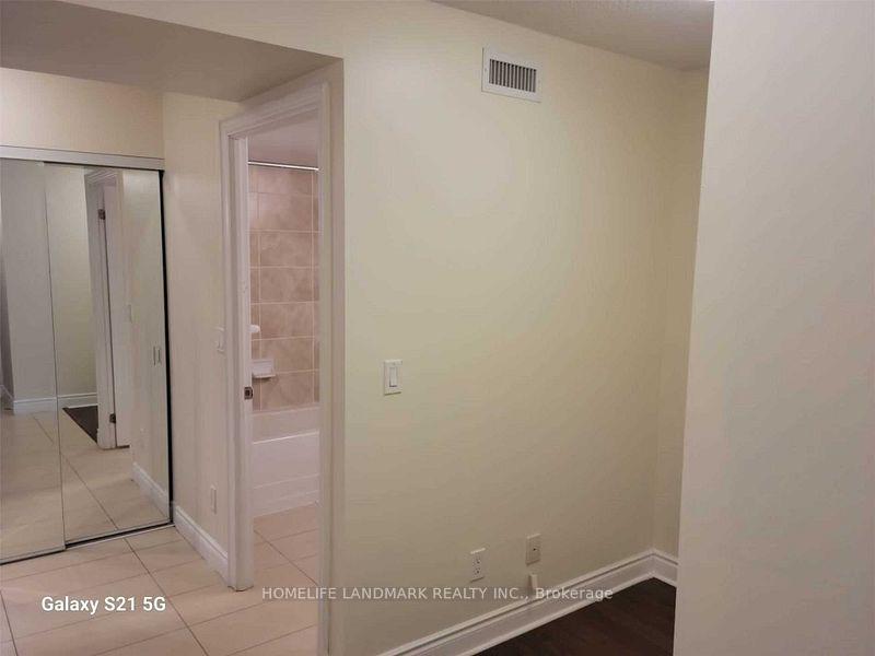 Photo 13 of Unit # 301, 39 Galleria Parkway N, Markham, Commerce Valley — HOMEH
