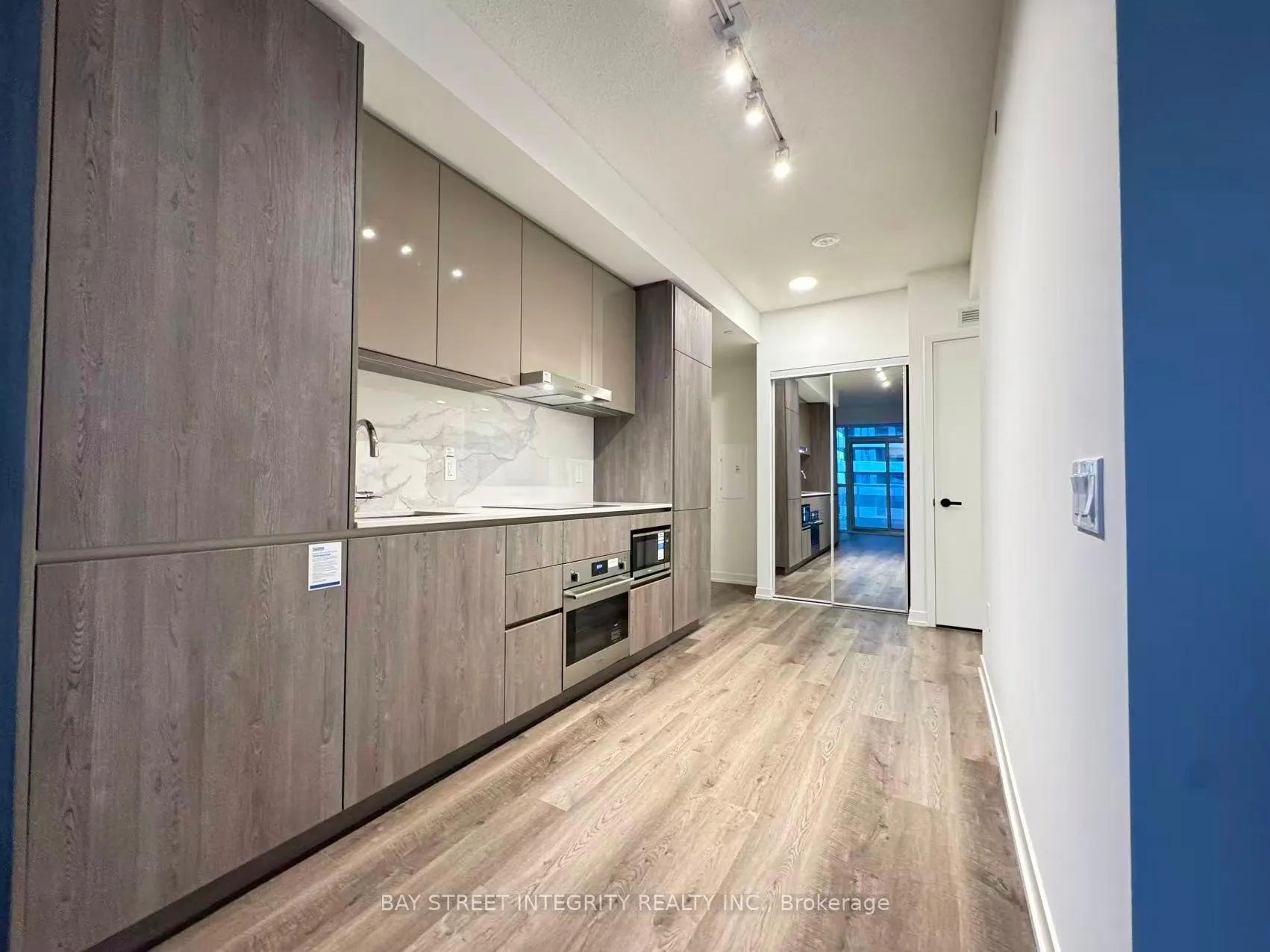 Photo 1 of Unit 2601, 8 Interchange Way, Vaughan, Vaughan Corporate Centre — HOMEH
