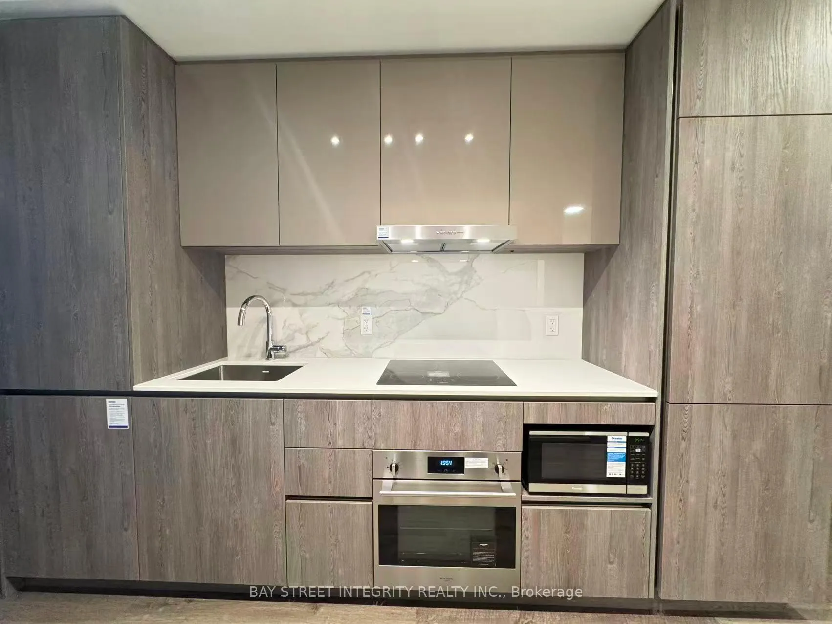 Photo 2 of Unit 2601, 8 Interchange Way, Vaughan, Vaughan Corporate Centre — HOMEH