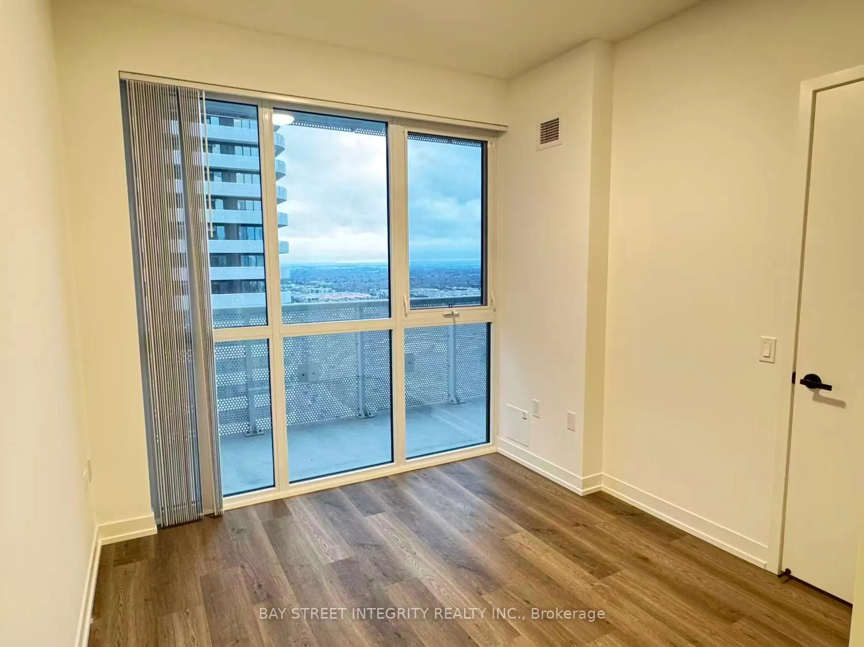 Photo 6 of Unit 2601, 8 Interchange Way, Vaughan, Vaughan Corporate Centre — HOMEH