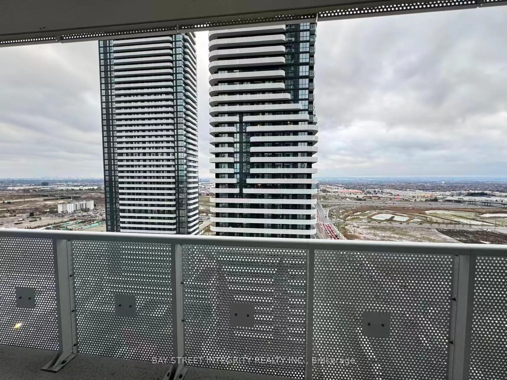 Photo 12 of Unit 2601, 8 Interchange Way, Vaughan, Vaughan Corporate Centre — HOMEH