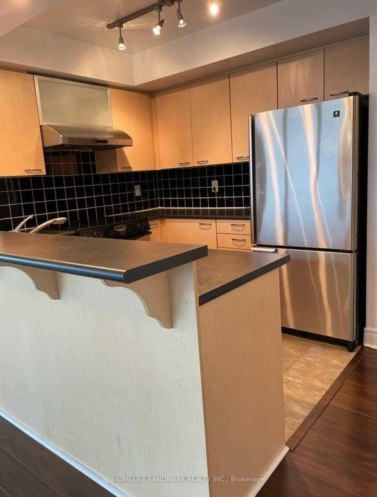 Photo 4 of Unit 805, 48 Suncrest Boulevard, Markham, Commerce Valley — HOMEH