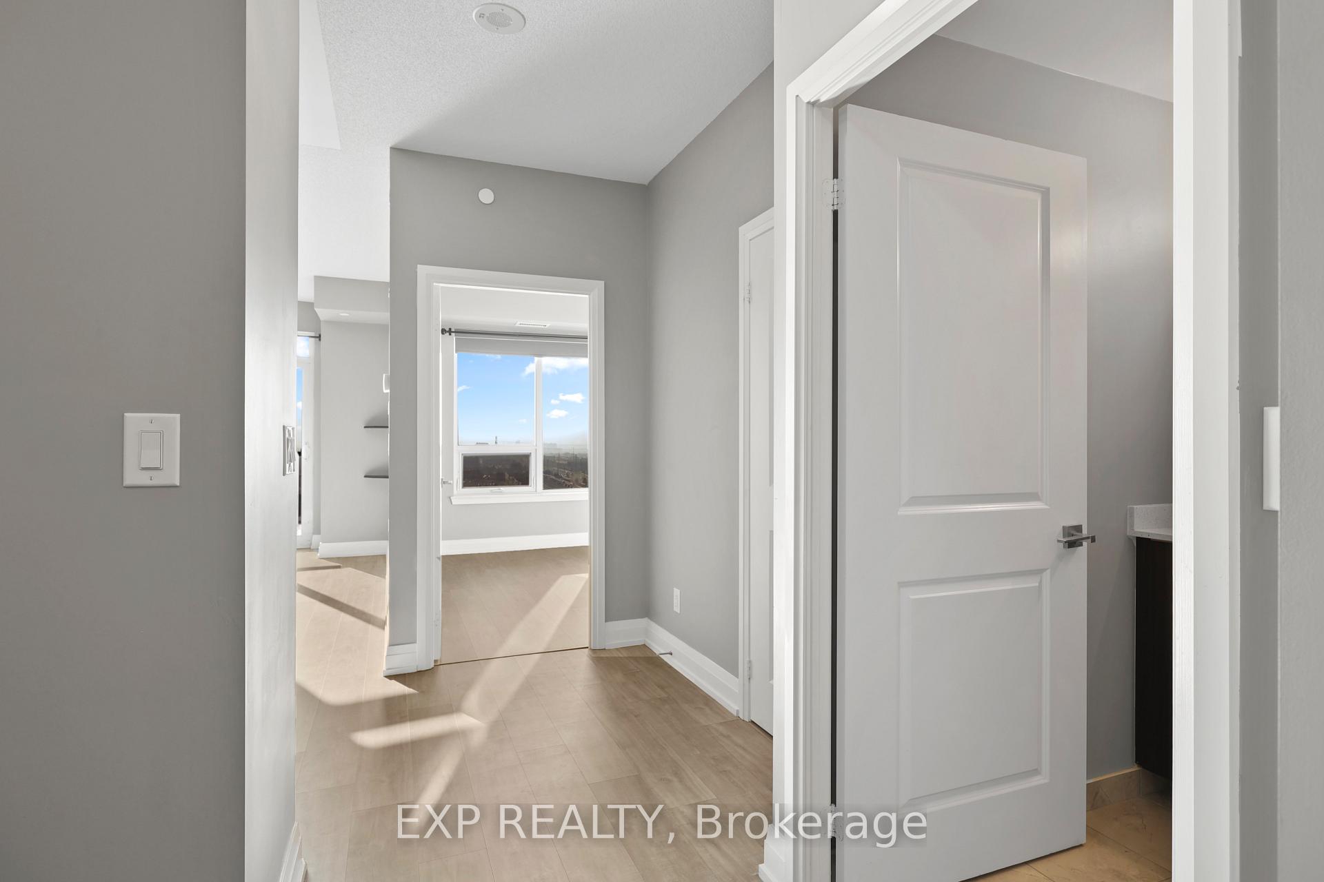 Photo 4 of Unit 1410, 3600 Highway 7, Vaughan, Vaughan Corporate Centre — HOMEH