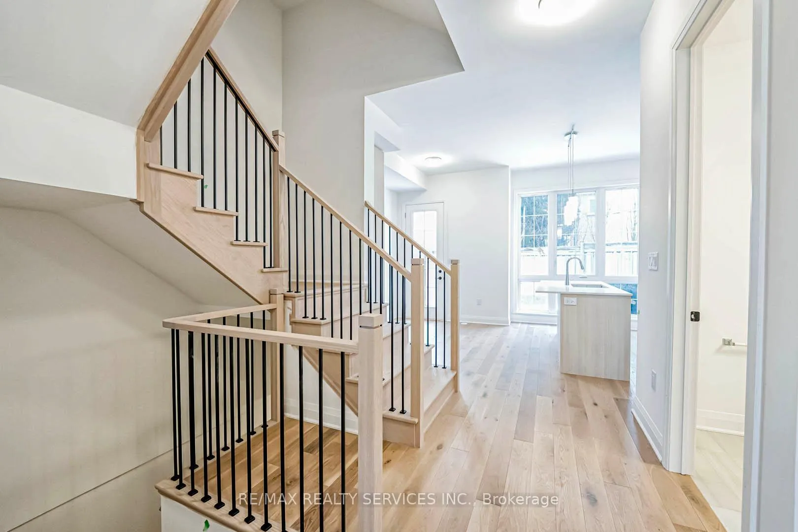 Photo 11 of 35 Alton Crescent, Vaughan, Uplands — HOMEH