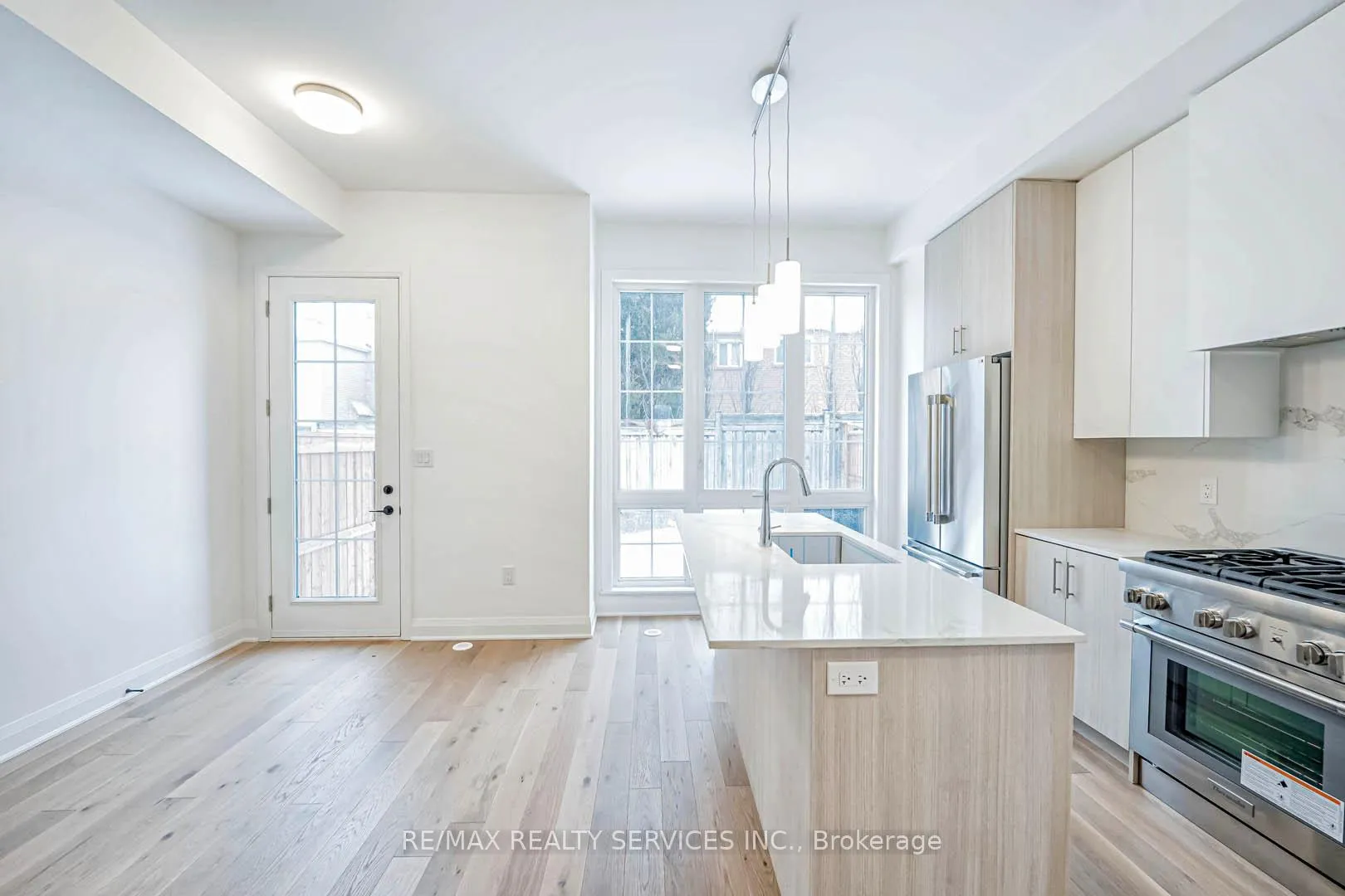 Photo 13 of 35 Alton Crescent, Vaughan, Uplands — HOMEH
