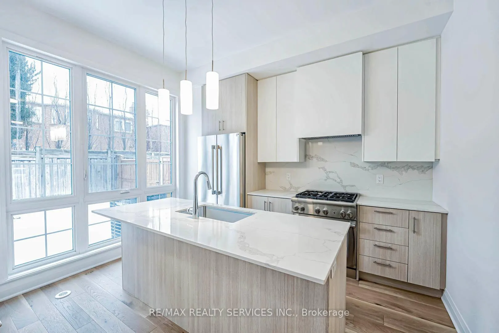 Photo 15 of 35 Alton Crescent, Vaughan, Uplands — HOMEH