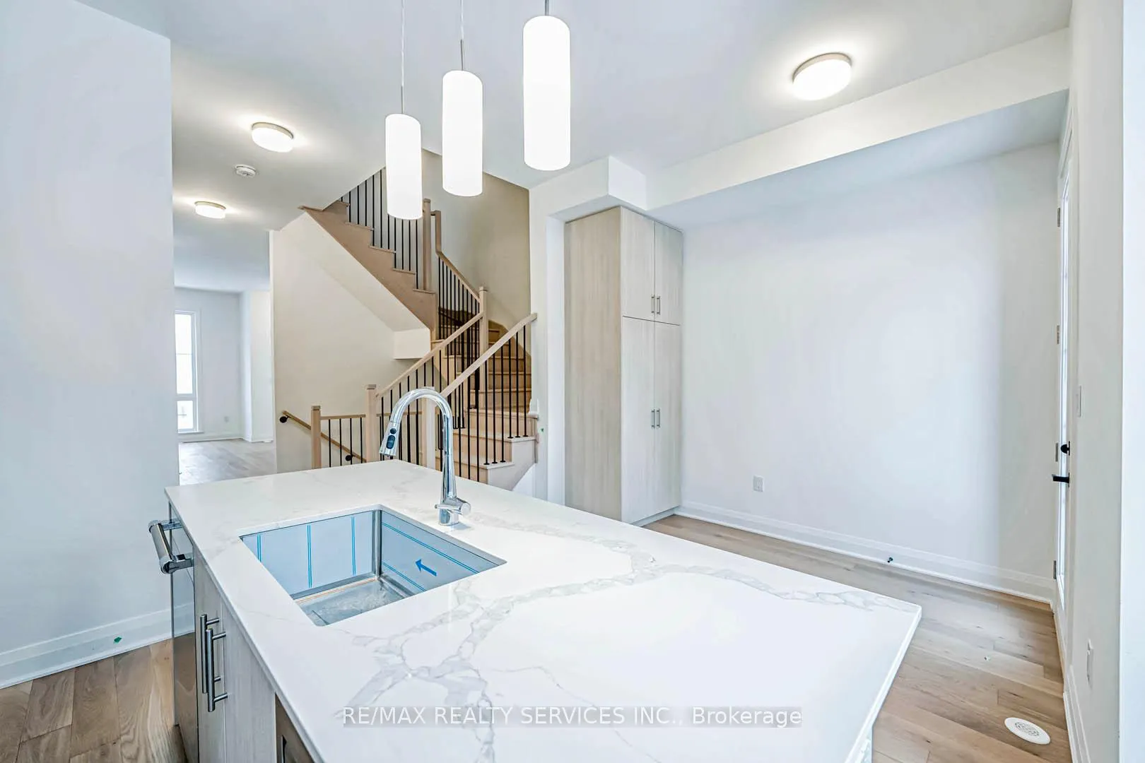 Photo 16 of 35 Alton Crescent, Vaughan, Uplands — HOMEH