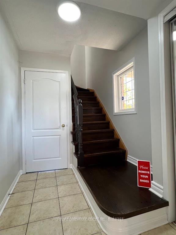 Photo 3 of 1 Nakina Way, Markham, Village Green-South Unionville — HOMEH
