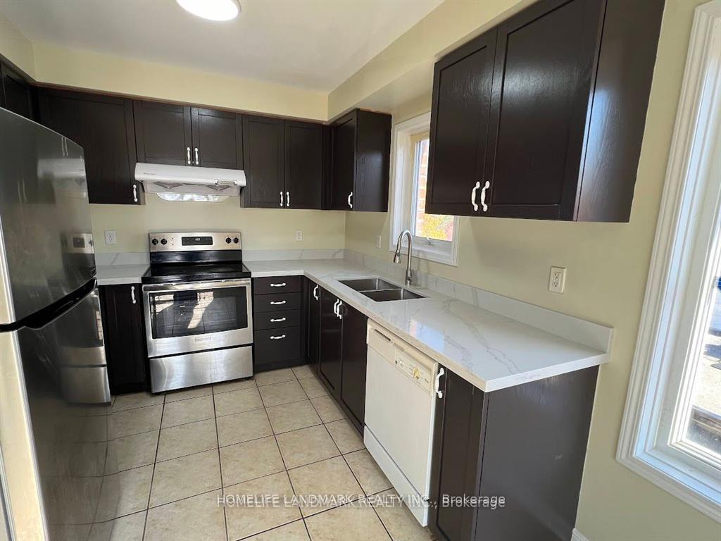 Photo 7 of 1 Nakina Way, Markham, Village Green-South Unionville — HOMEH