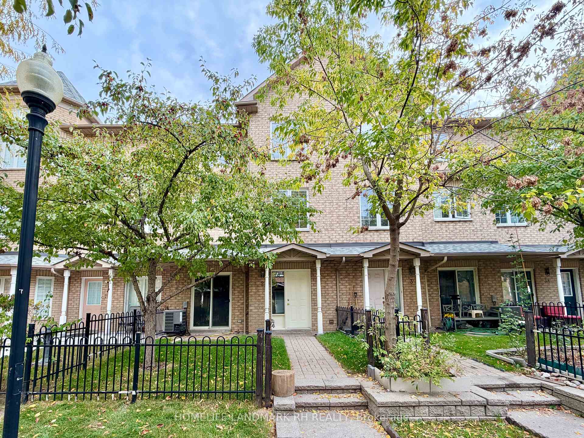 Photo 1 of Unit 2, 18 St Moritz Way, Markham, Unionville — HOMEH