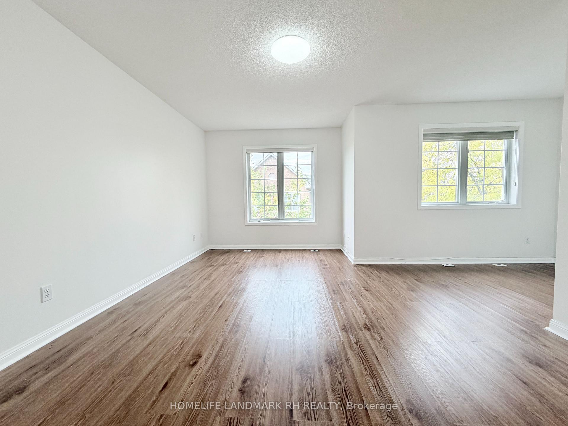 Photo 10 of Unit 2, 18 St Moritz Way, Markham, Unionville — HOMEH