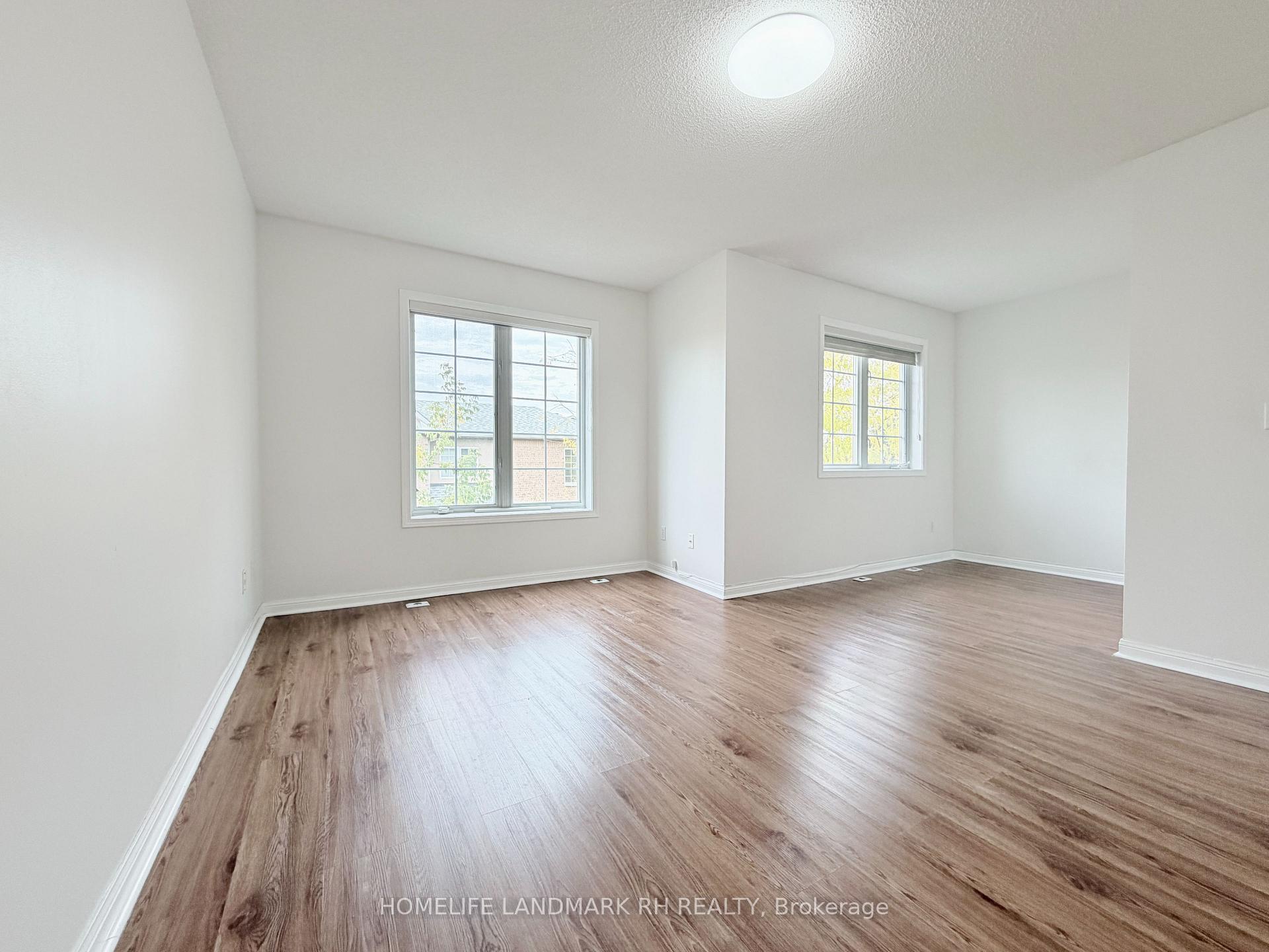 Photo 11 of Unit 2, 18 St Moritz Way, Markham, Unionville — HOMEH