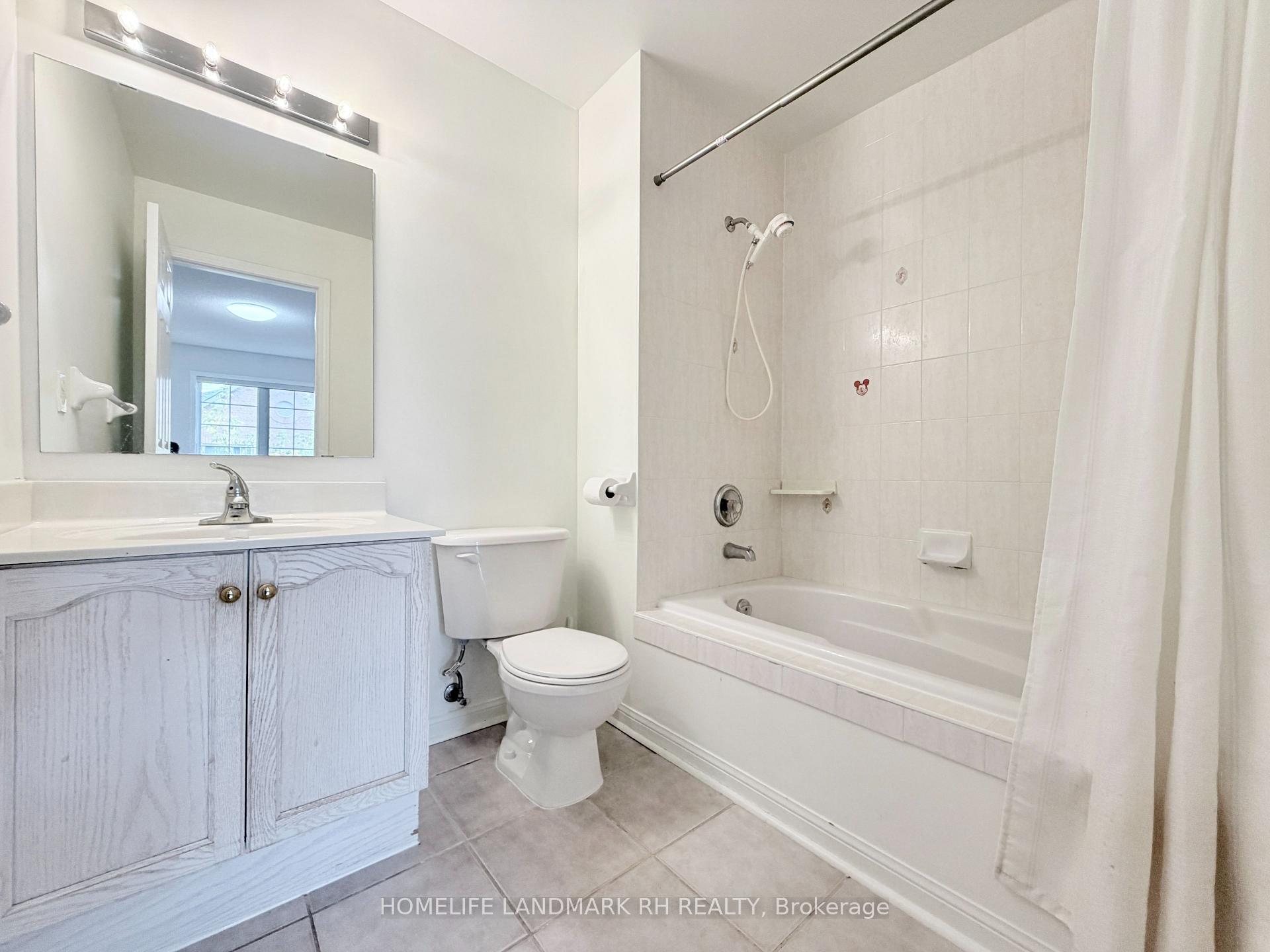 Photo 13 of Unit 2, 18 St Moritz Way, Markham, Unionville — HOMEH