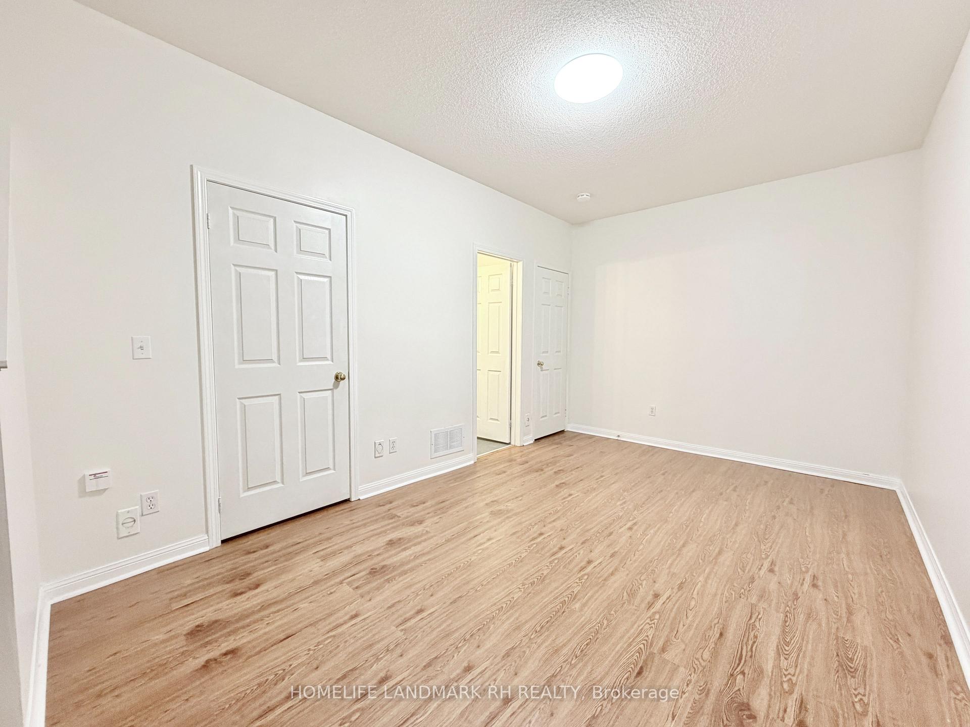 Photo 17 of Unit 2, 18 St Moritz Way, Markham, Unionville — HOMEH