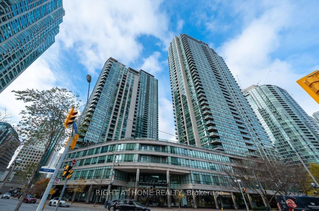 Photo 1 of Unit 608, 16 Yonge Street, Toronto, Waterfront Communities — HOMEH