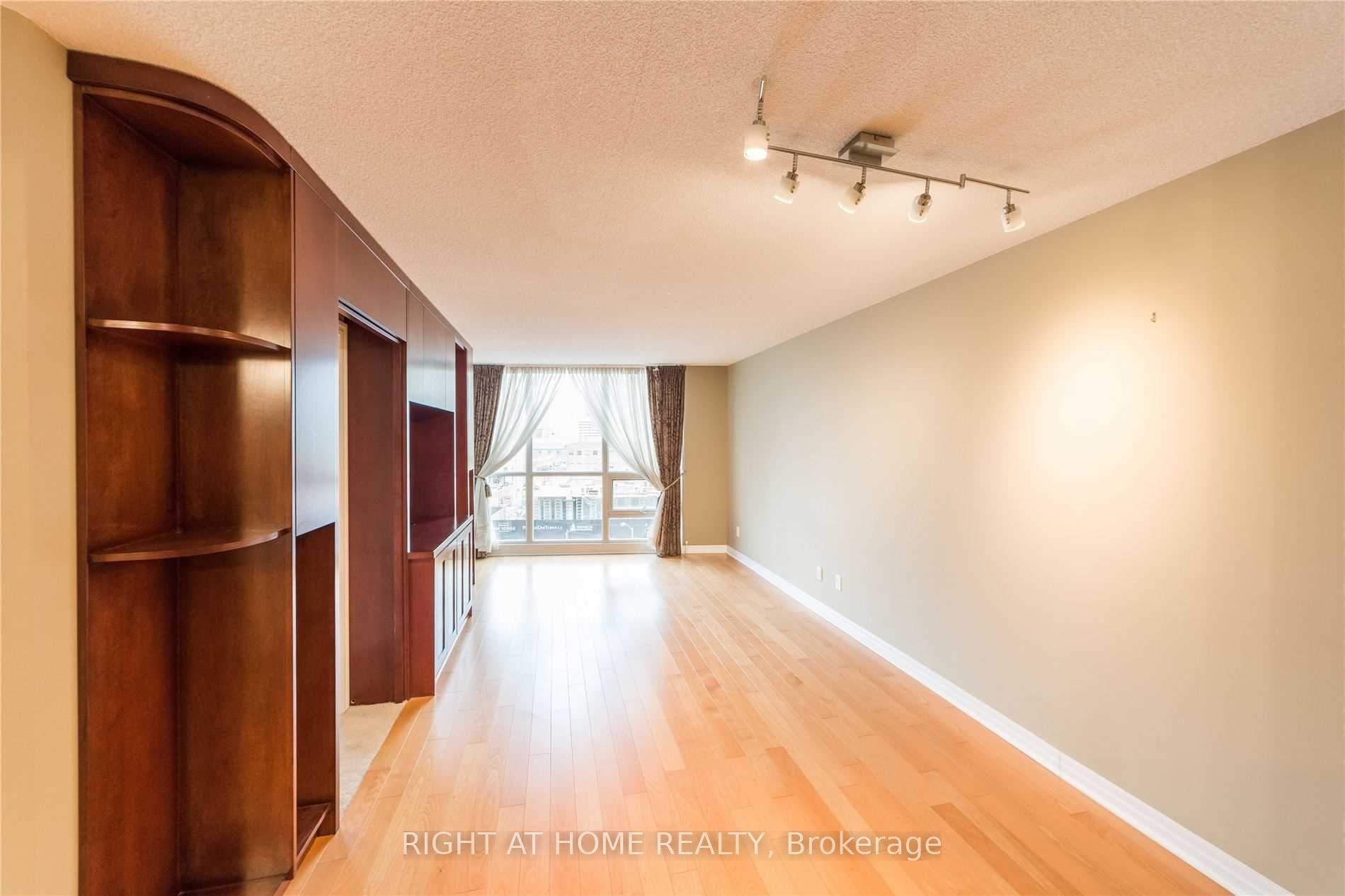 Photo 3 of Unit 608, 16 Yonge Street, Toronto, Waterfront Communities — HOMEH