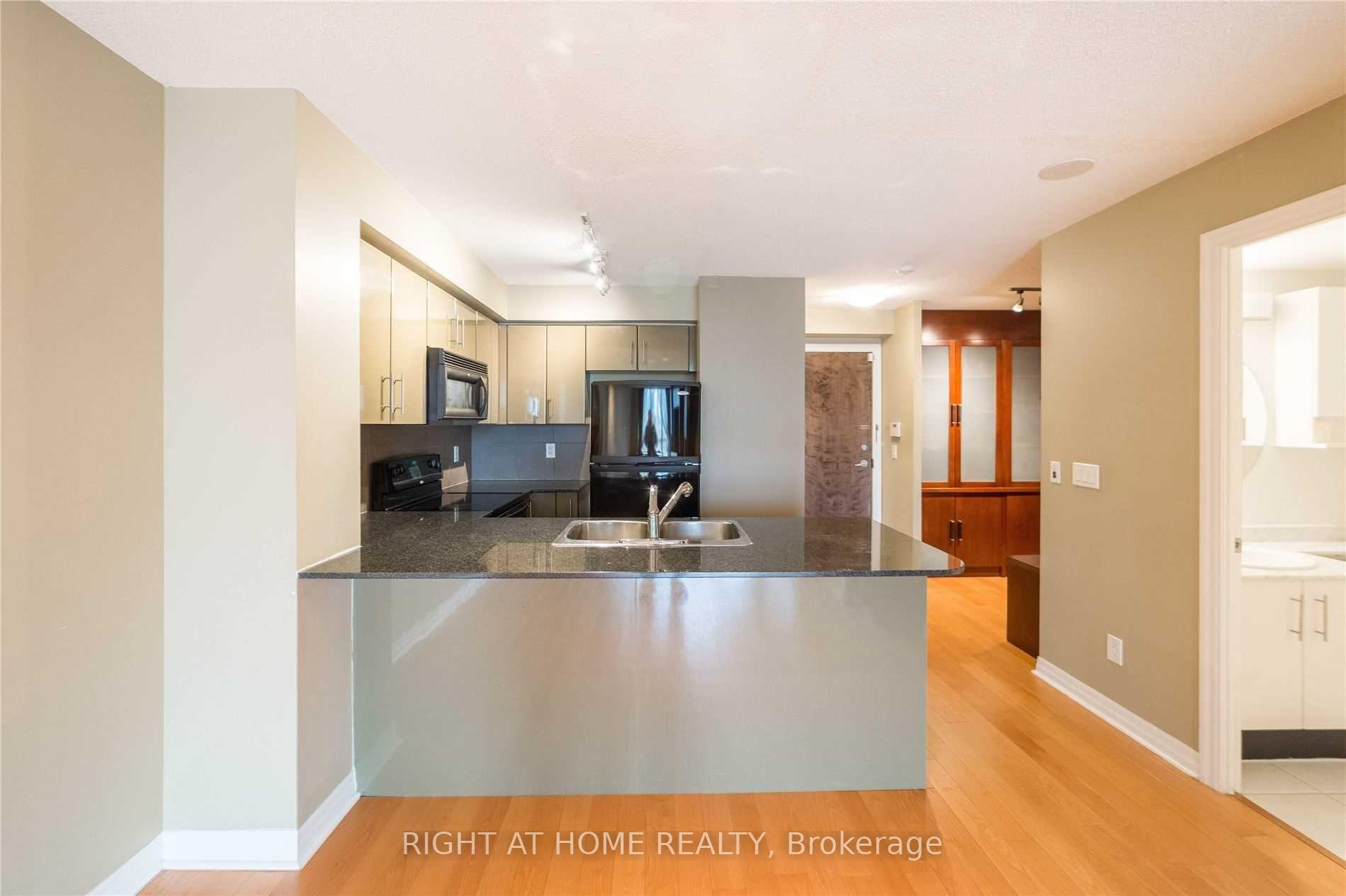 Photo 5 of Unit 608, 16 Yonge Street, Toronto, Waterfront Communities — HOMEH