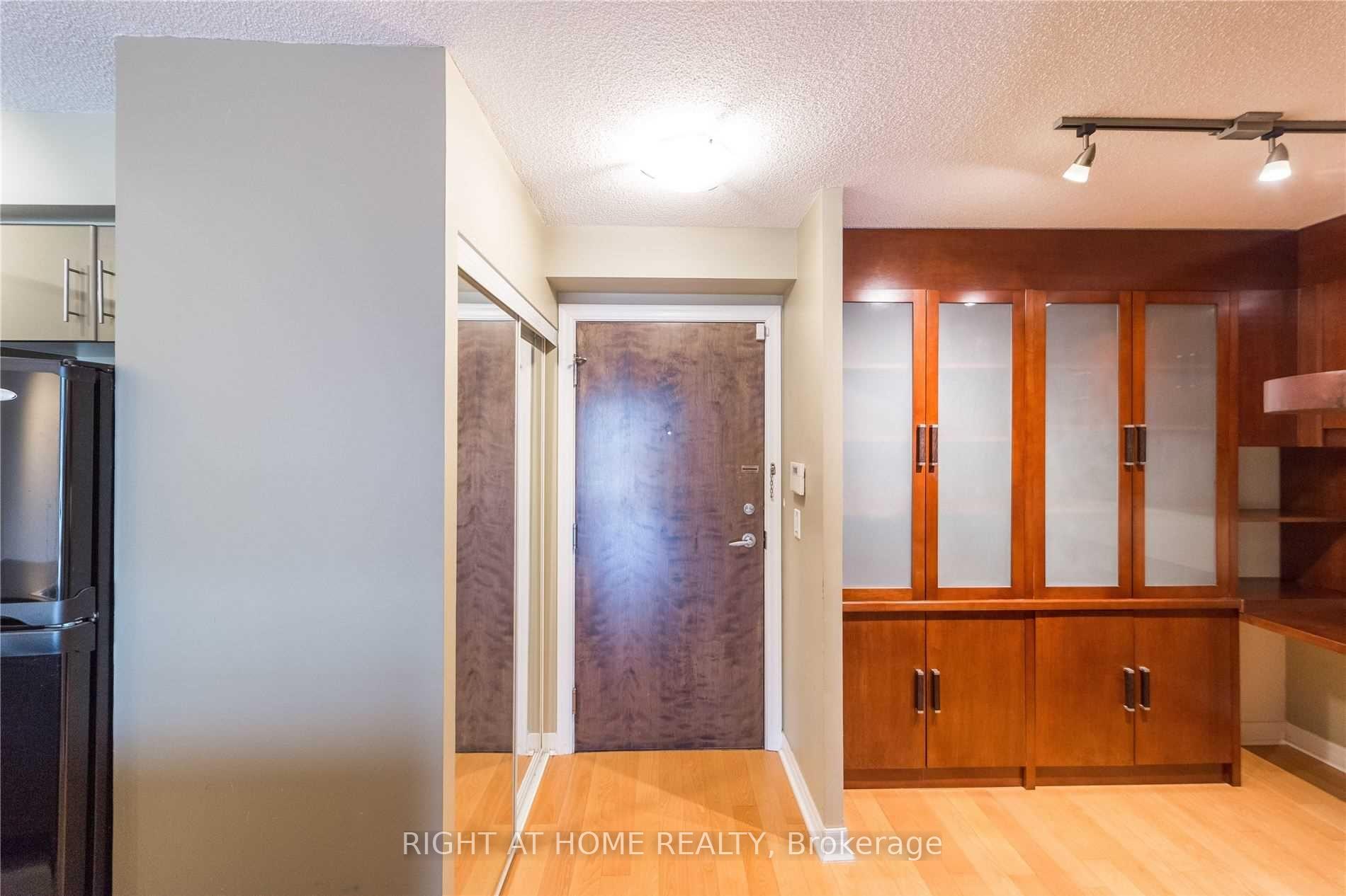 Photo 12 of Unit 608, 16 Yonge Street, Toronto, Waterfront Communities — HOMEH