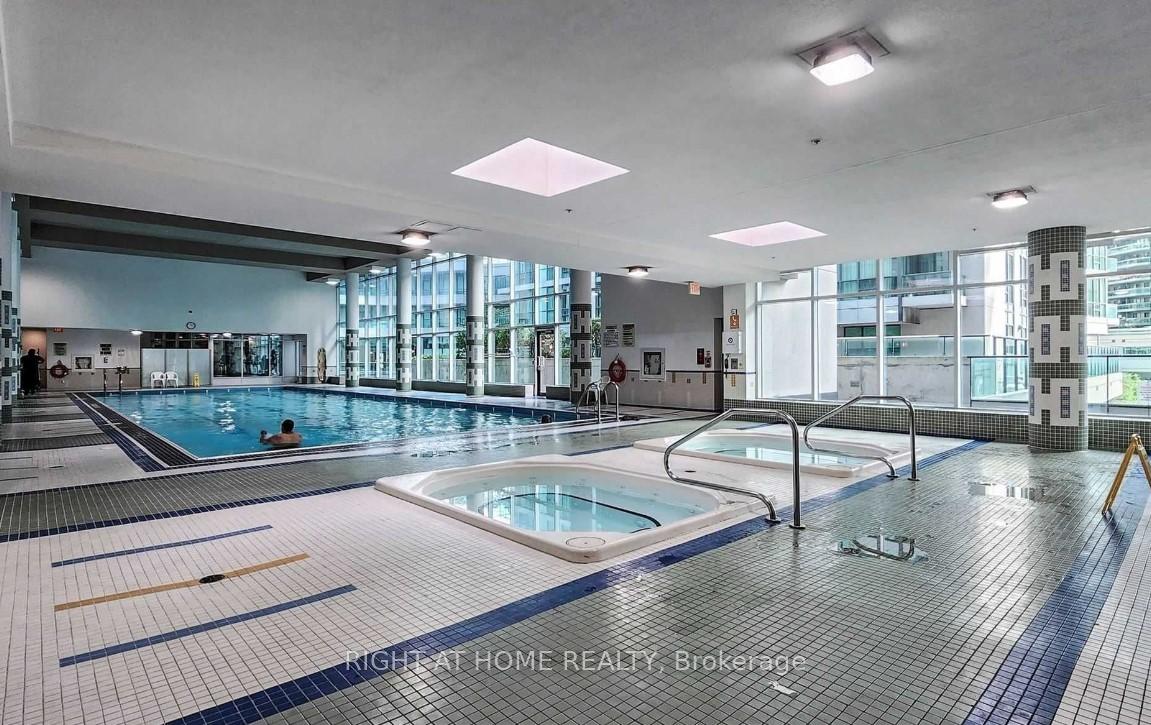 Photo 16 of Unit 608, 16 Yonge Street, Toronto, Waterfront Communities — HOMEH