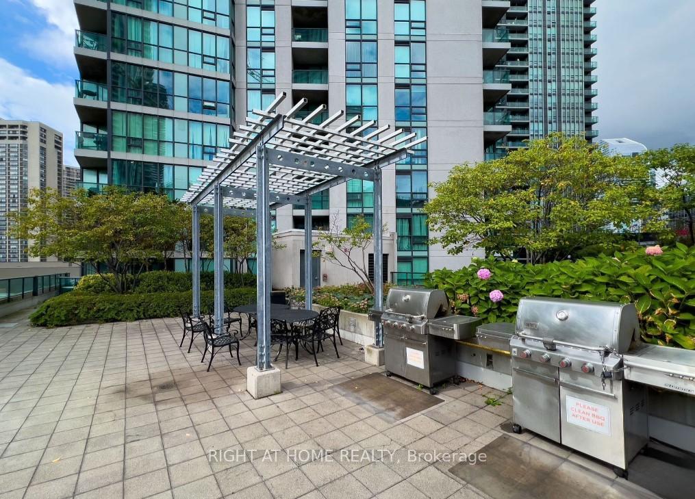 Photo 18 of Unit 608, 16 Yonge Street, Toronto, Waterfront Communities — HOMEH