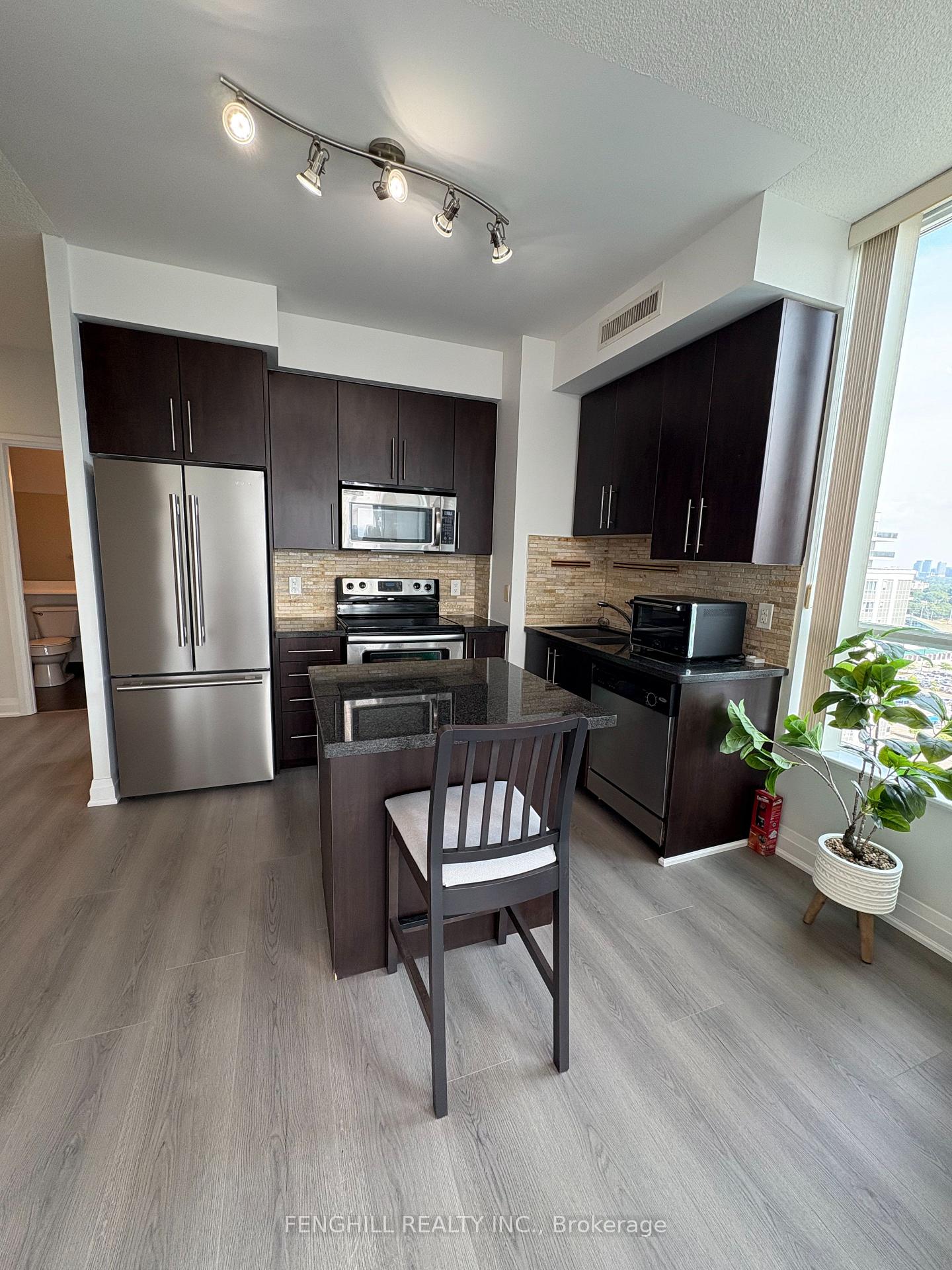 Photo 7 of Unit 1708, 20 North Park Road, Vaughan, Beverley Glen — HOMEH