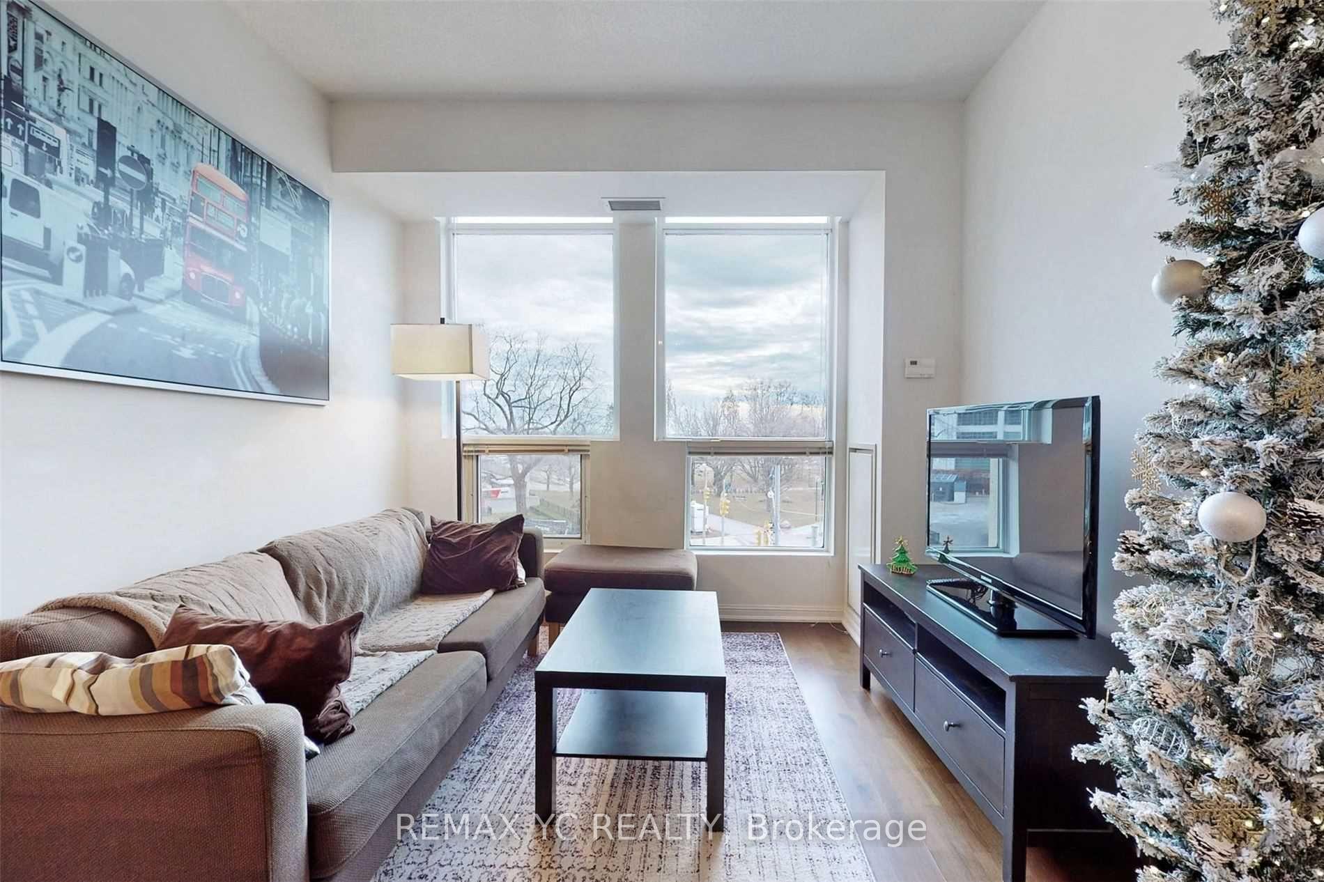 Photo 3 of Unit 413, 628 Fleet Street, Toronto, Niagara — HOMEH