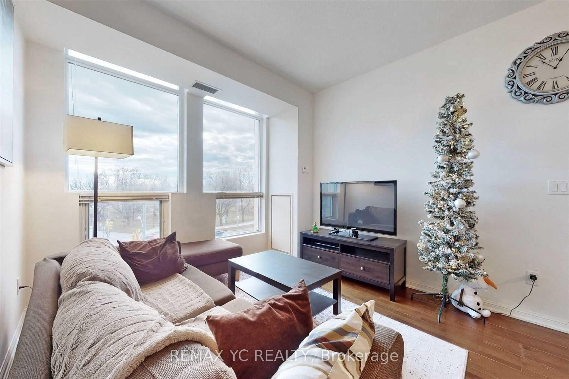 Photo 5 of Unit 413, 628 Fleet Street, Toronto, Niagara — HOMEH