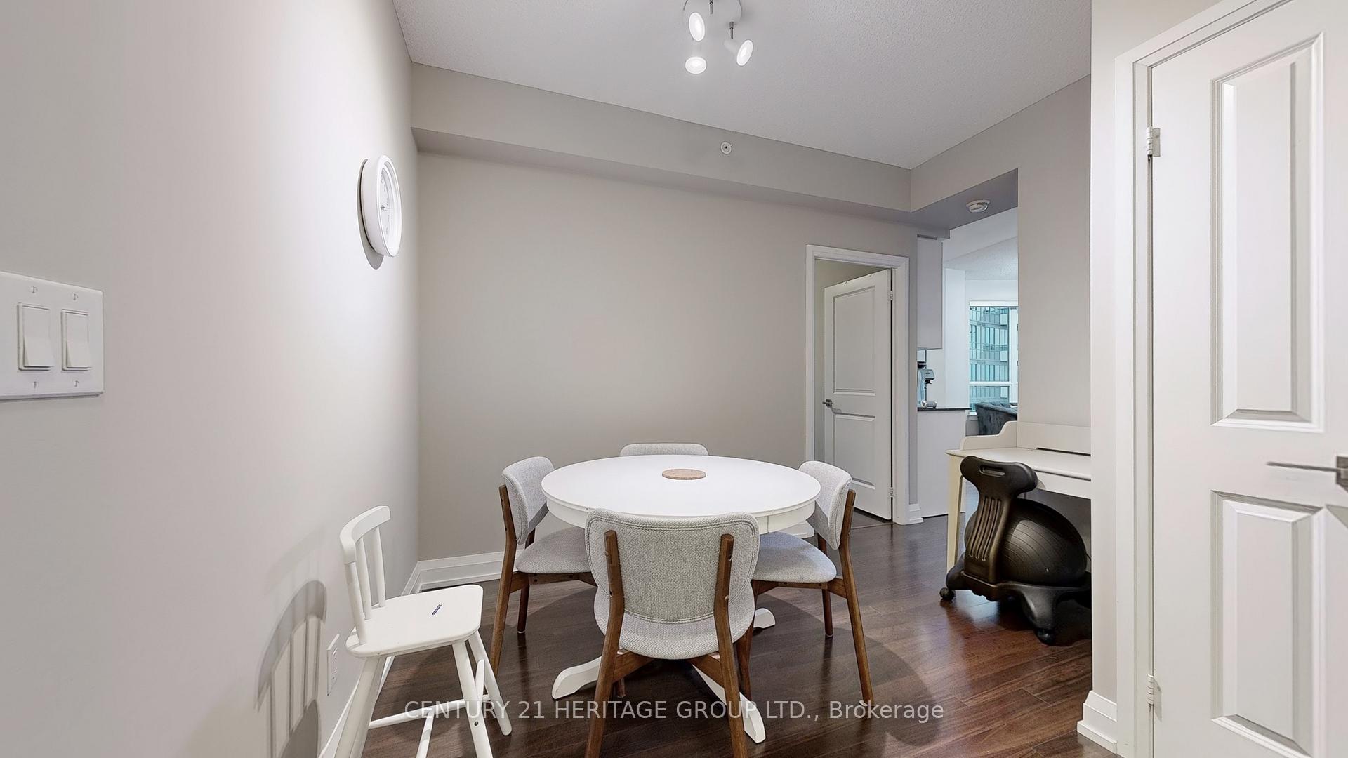 Photo 13 of Unit 1432, 7161 Yonge Street, Markham, Thornhill — HOMEH