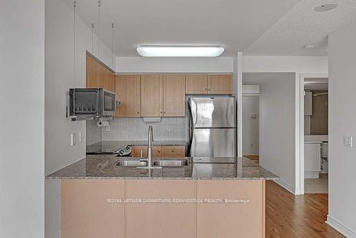 Photo 9 of Unit 905, 60 Disera Drive, Vaughan, Beverley Glen — HOMEH