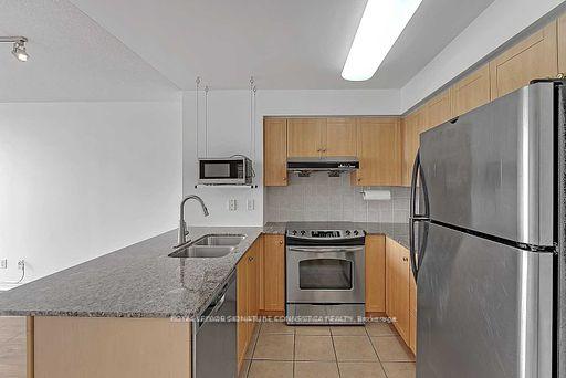Photo 11 of Unit 905, 60 Disera Drive, Vaughan, Beverley Glen — HOMEH