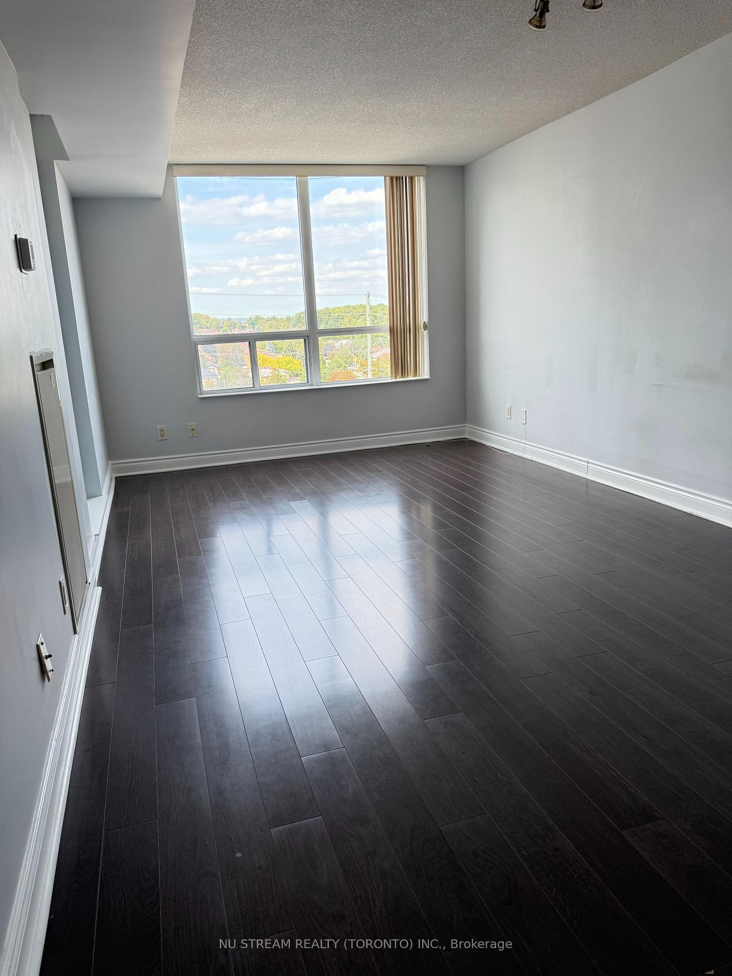 Photo 5 of Unit 915, 88 Times Avenue, Markham, Commerce Valley — HOMEH