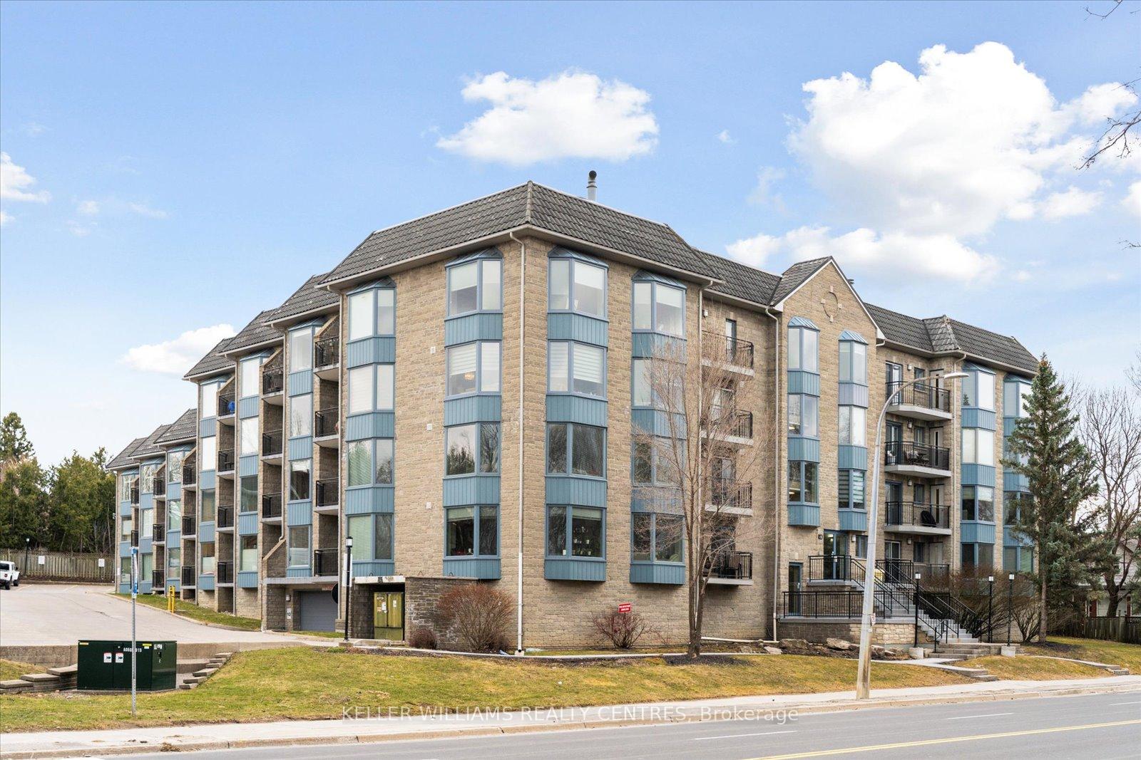 Front of Unit 203, 85 Wellington Street W