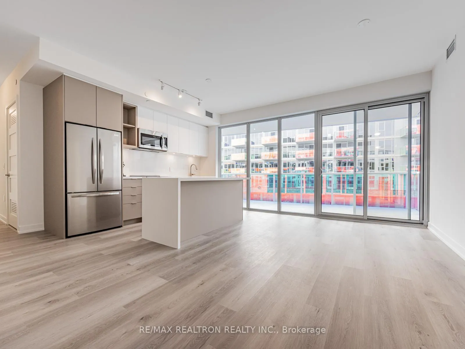 Front of Unit 428, 333 Sunseeker Avenue