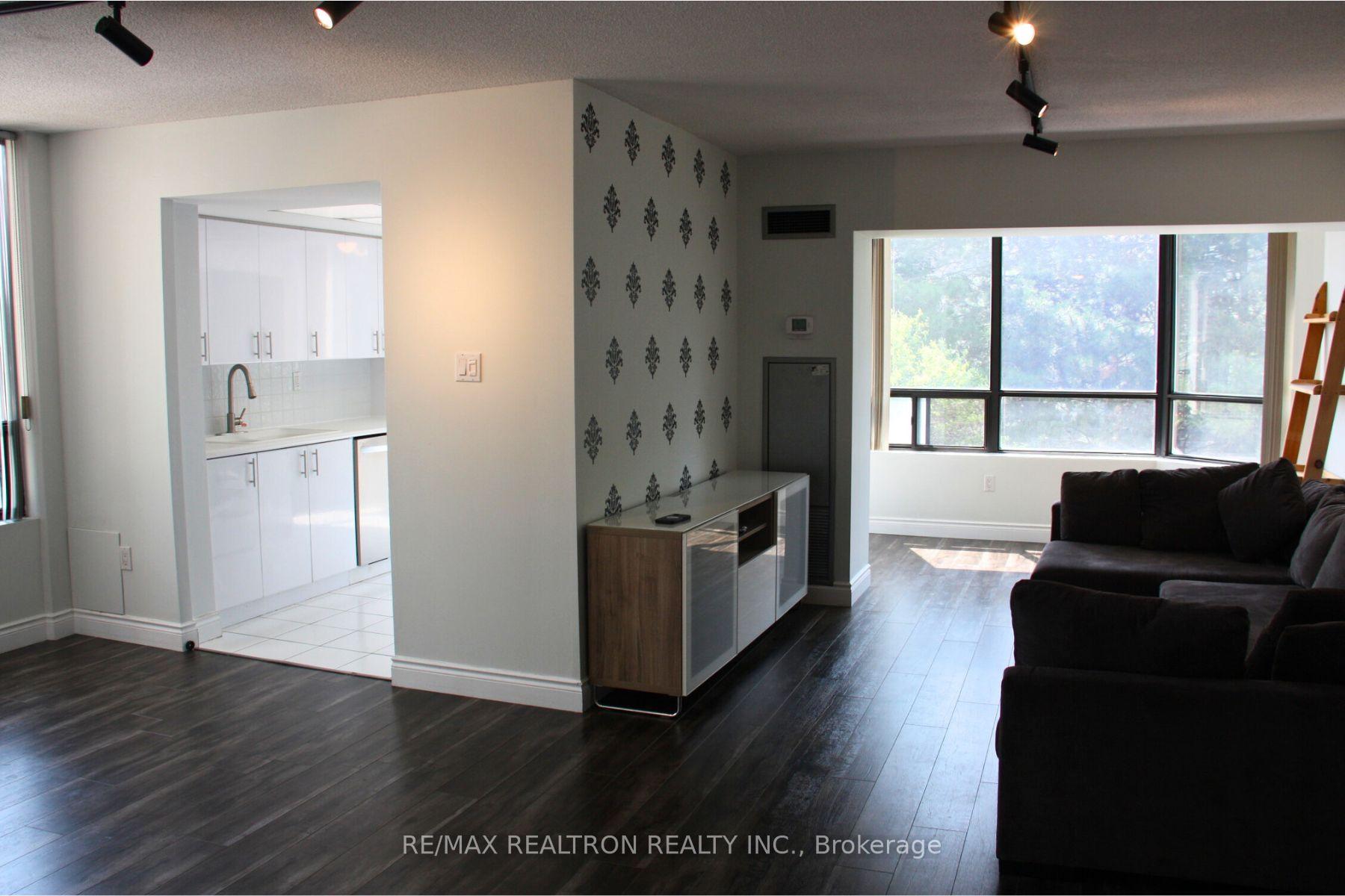 Photo 2 of Unit 207, 7420 Bathurst Street, Vaughan, Brownridge — HOMEH
