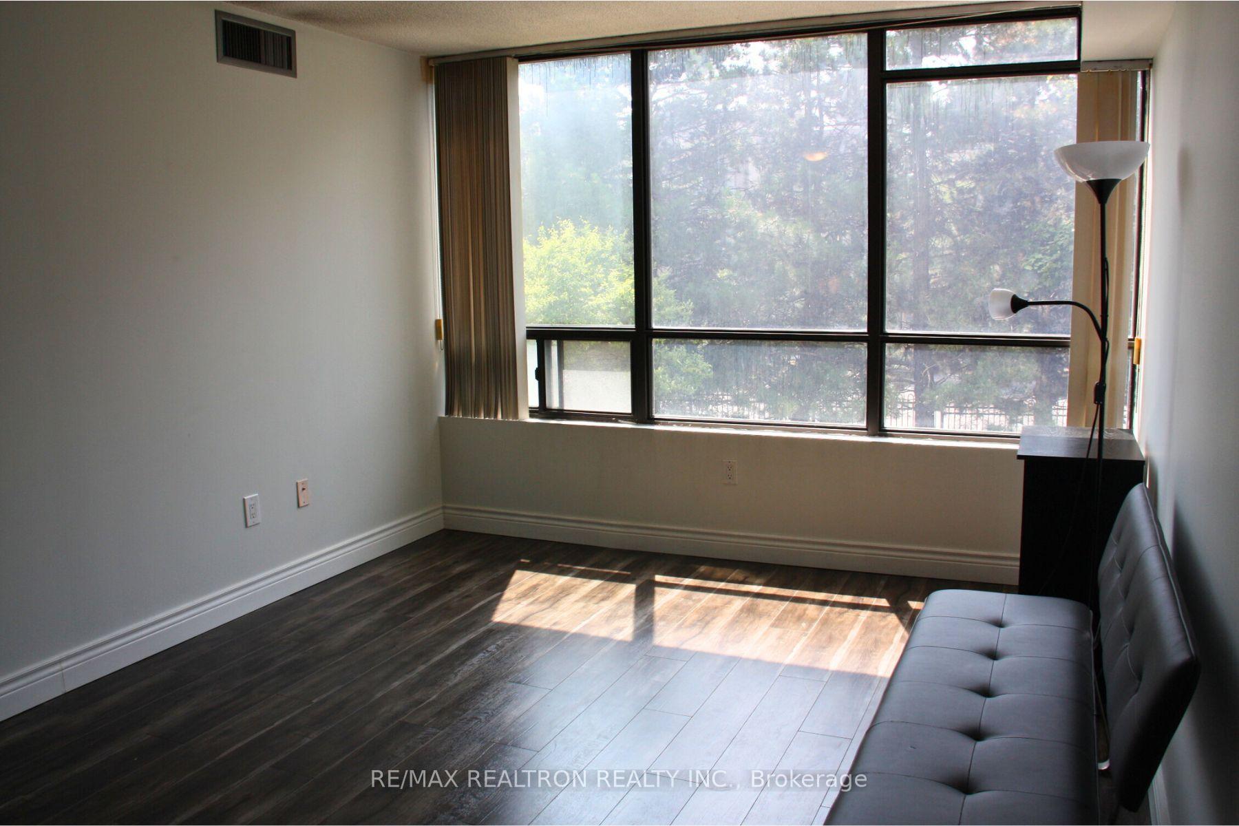 Photo 9 of Unit 207, 7420 Bathurst Street, Vaughan, Brownridge — HOMEH