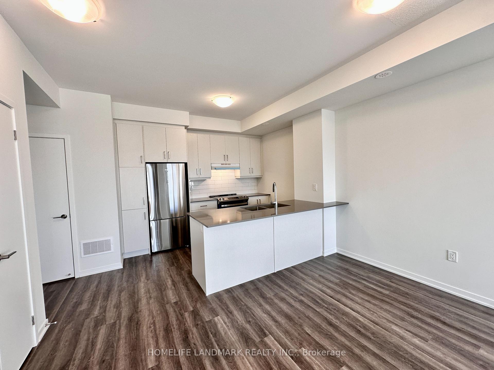 Photo 3 of Unit TH91, 39 Honeycrisp Crescent, Vaughan, Vaughan Corporate Centre — HOMEH