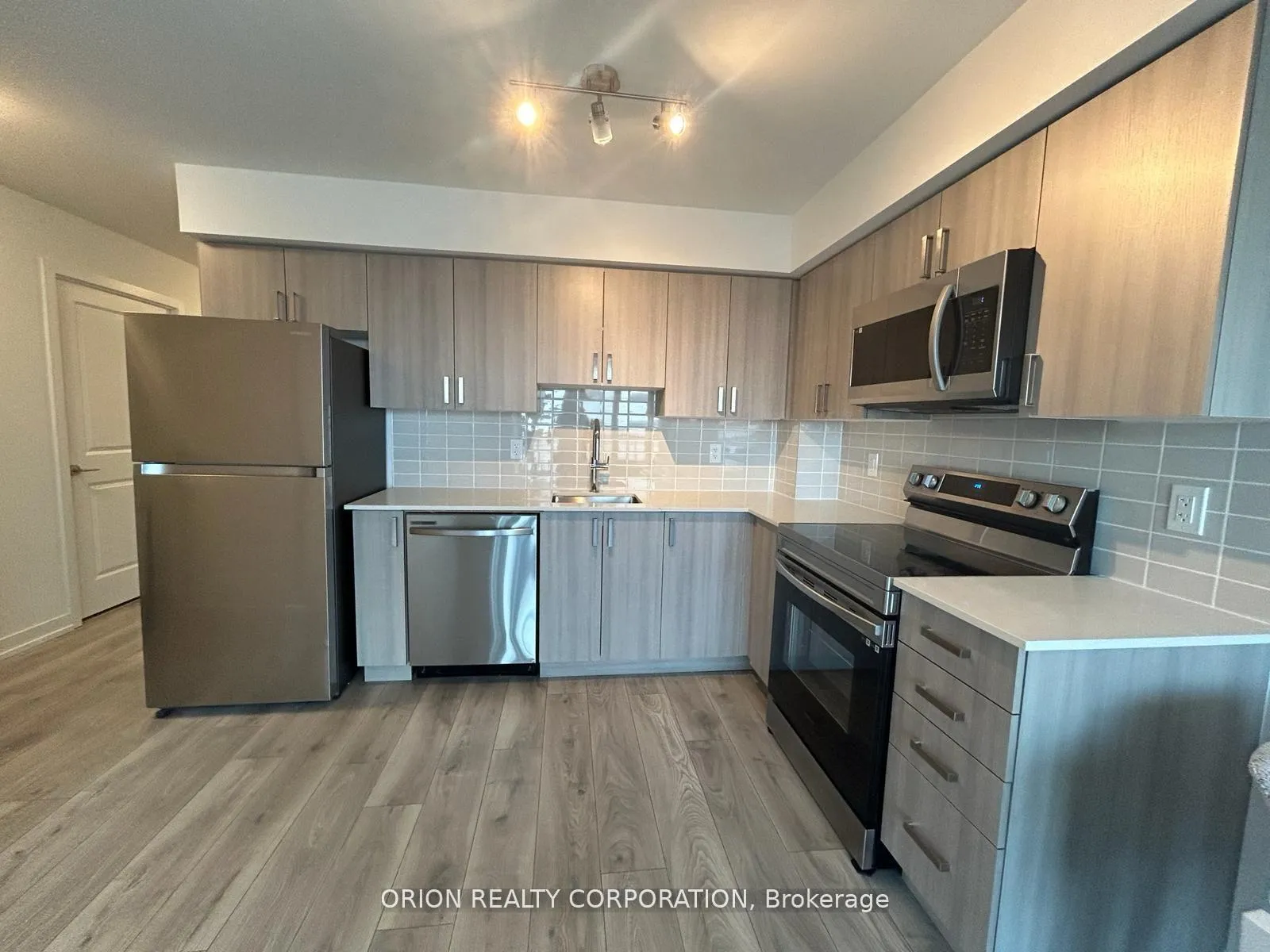 Photo 1 of Unit 811, 1455 Celebration Drive, Pickering, Bay Ridges — HOMEH