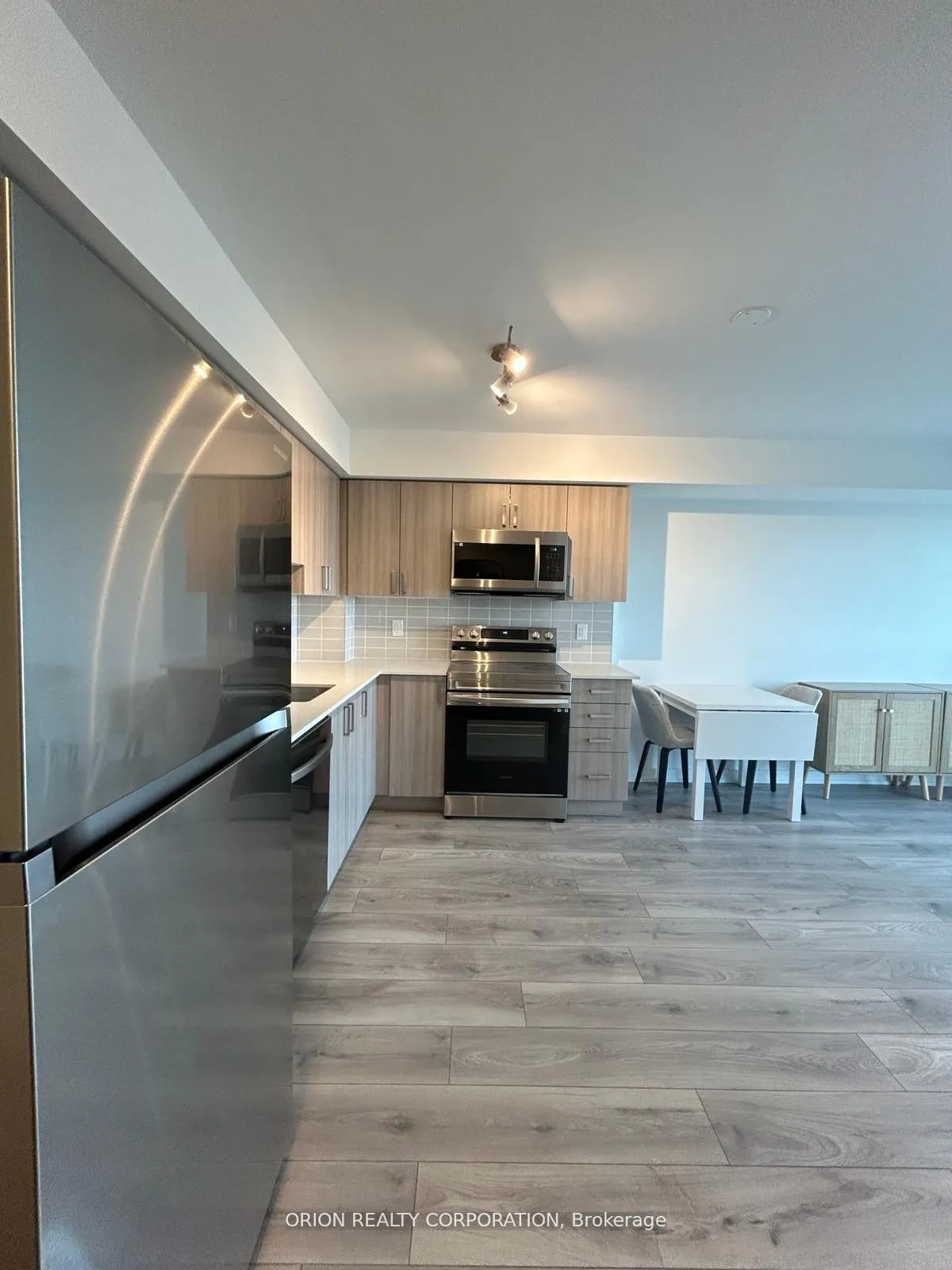Photo 3 of Unit 811, 1455 Celebration Drive, Pickering, Bay Ridges — HOMEH