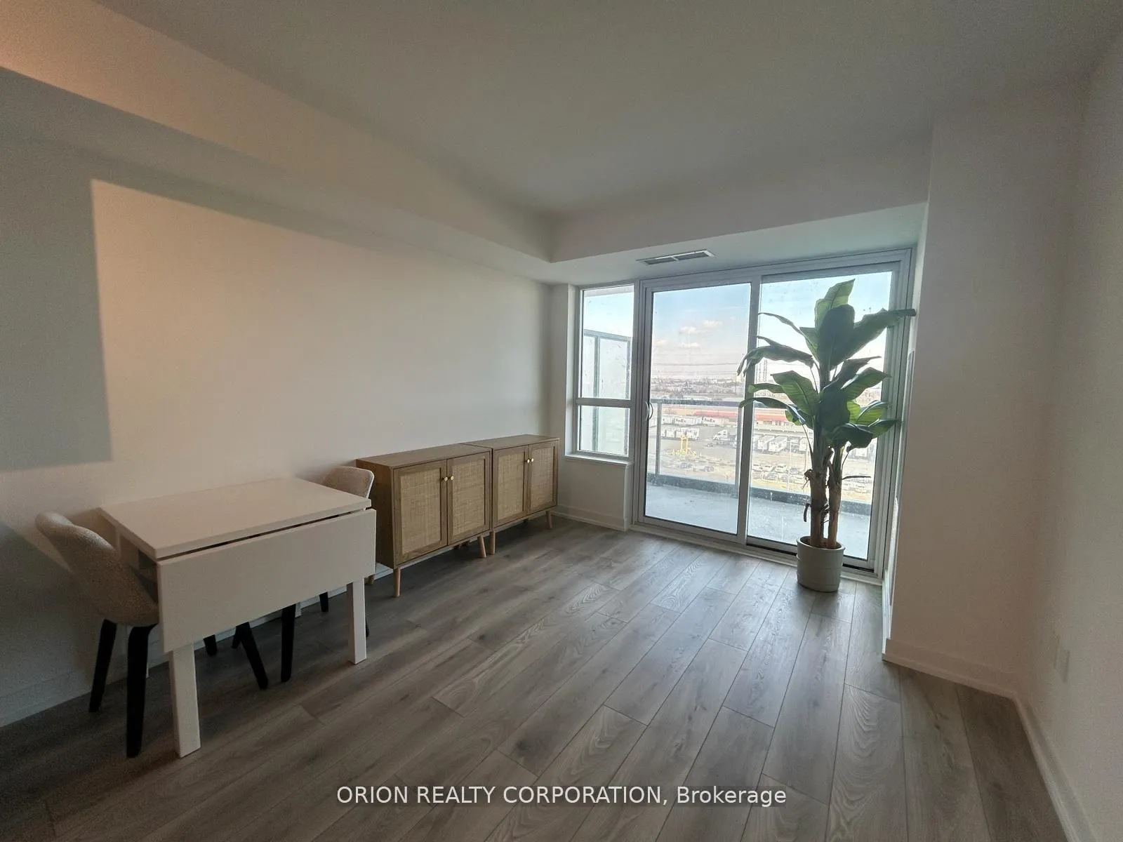 Photo 6 of Unit 811, 1455 Celebration Drive, Pickering, Bay Ridges — HOMEH