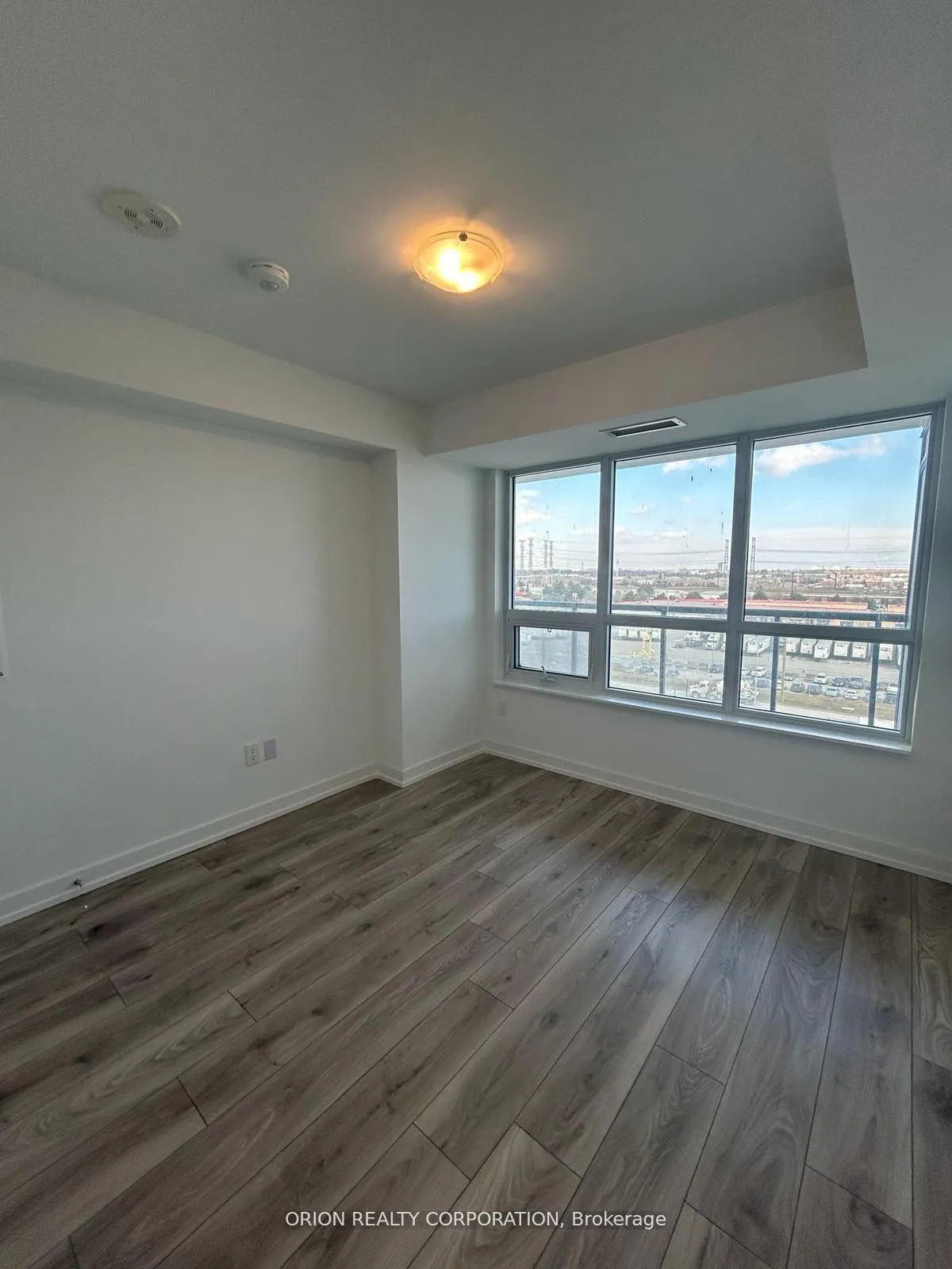 Photo 13 of Unit 811, 1455 Celebration Drive, Pickering, Bay Ridges — HOMEH