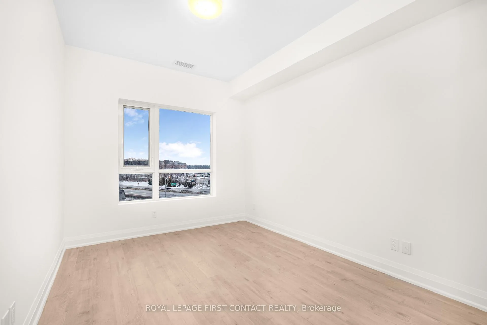 Photo 13 of Unit 1106, 58 Lakeside Terrace, Barrie, Little Lake — HOMEH