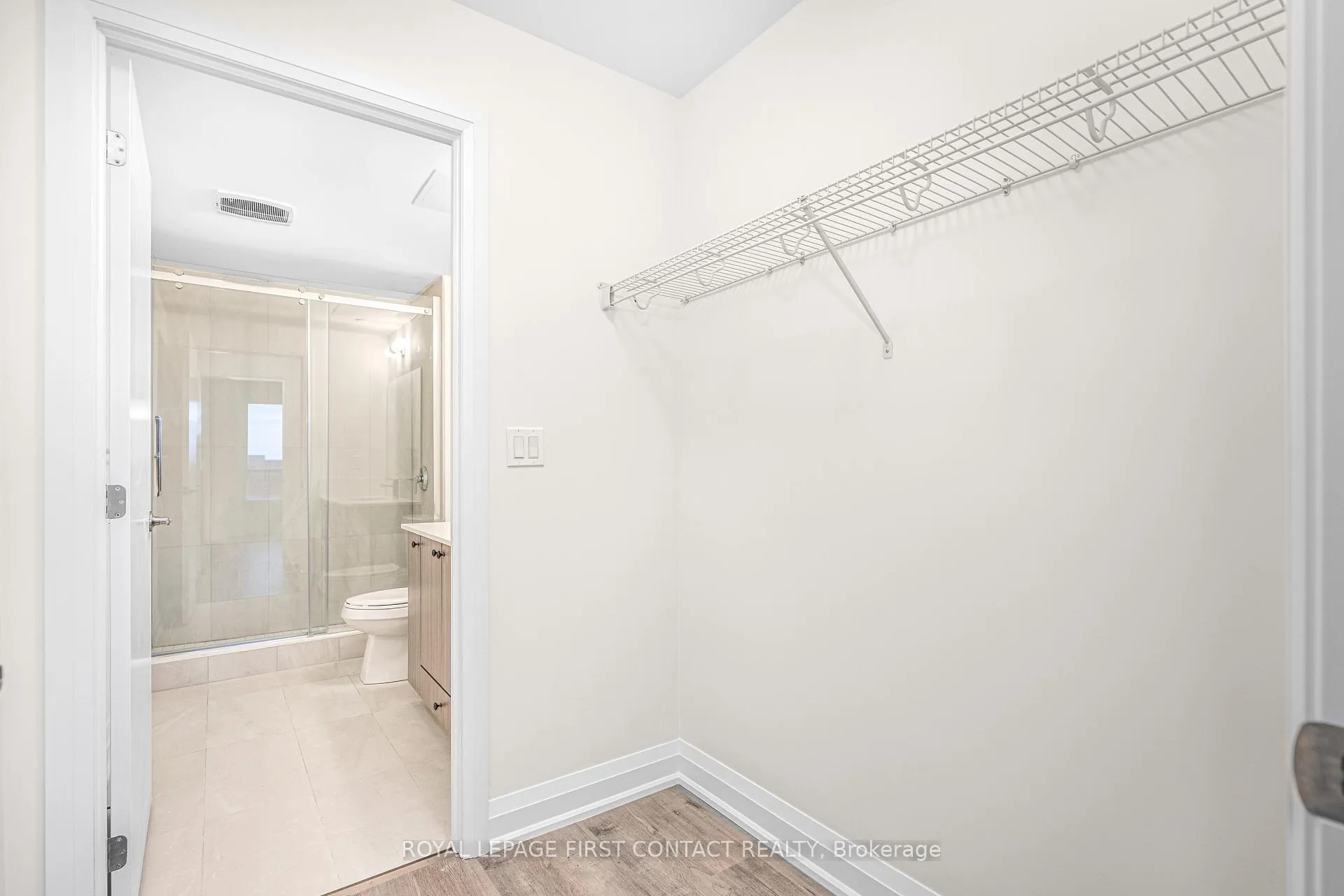 Photo 15 of Unit 1106, 58 Lakeside Terrace, Barrie, Little Lake — HOMEH
