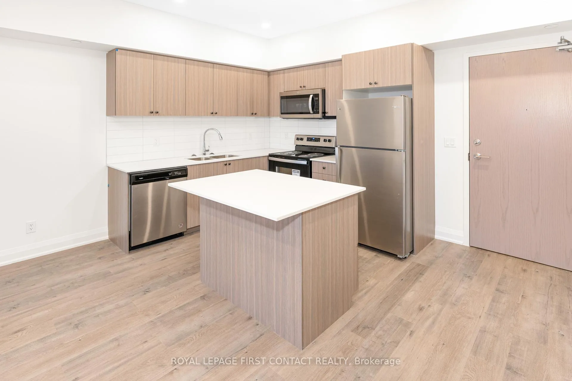 Photo 17 of Unit 1106, 58 Lakeside Terrace, Barrie, Little Lake — HOMEH