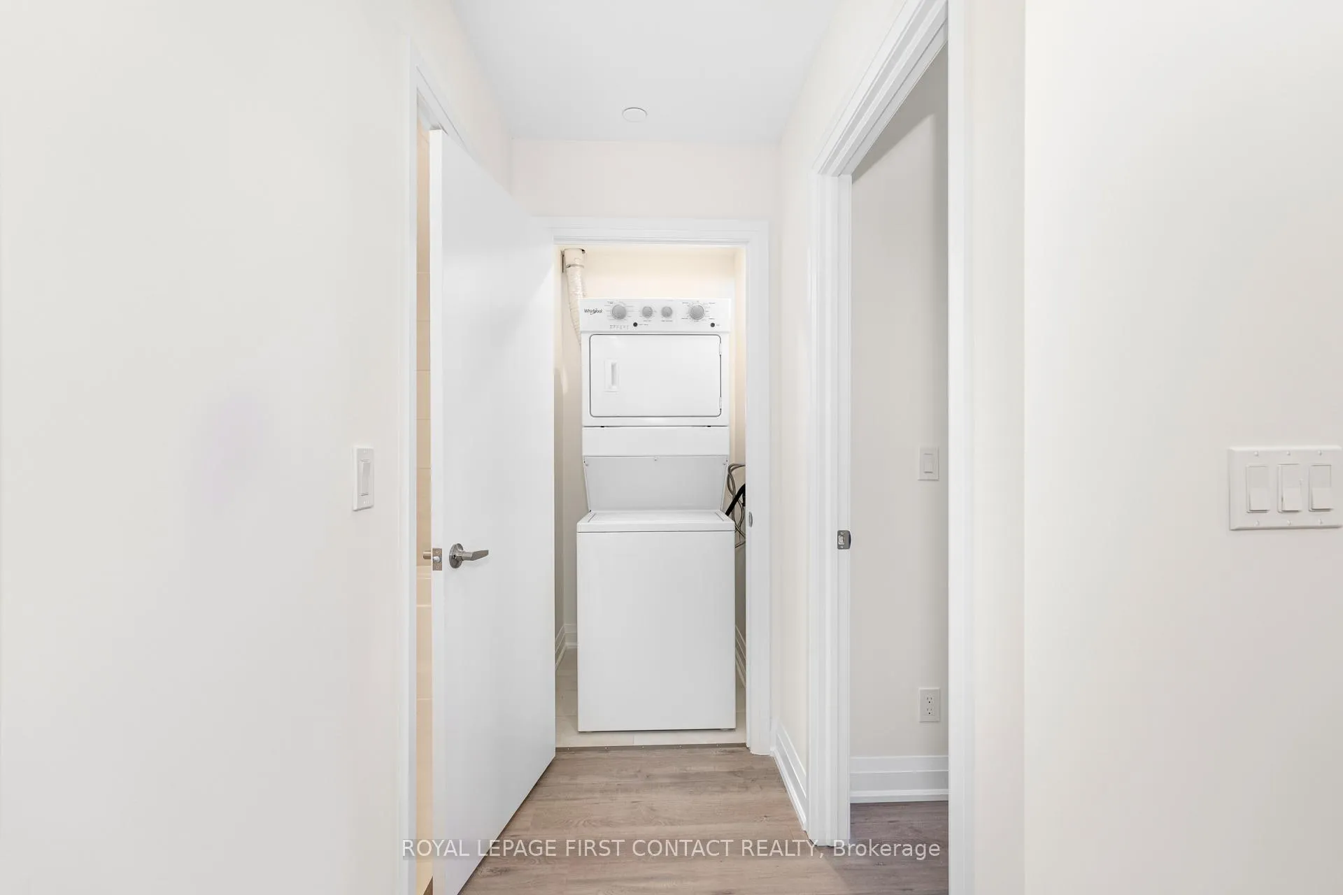 Photo 18 of Unit 1106, 58 Lakeside Terrace, Barrie, Little Lake — HOMEH