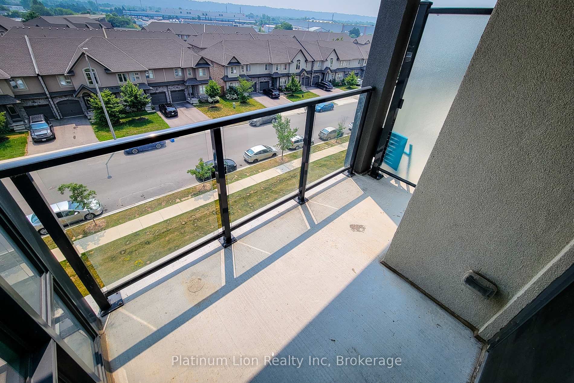 Photo 13 of Unit 513, 101 Shoreview Place, Hamilton, Lakeshore — HOMEH
