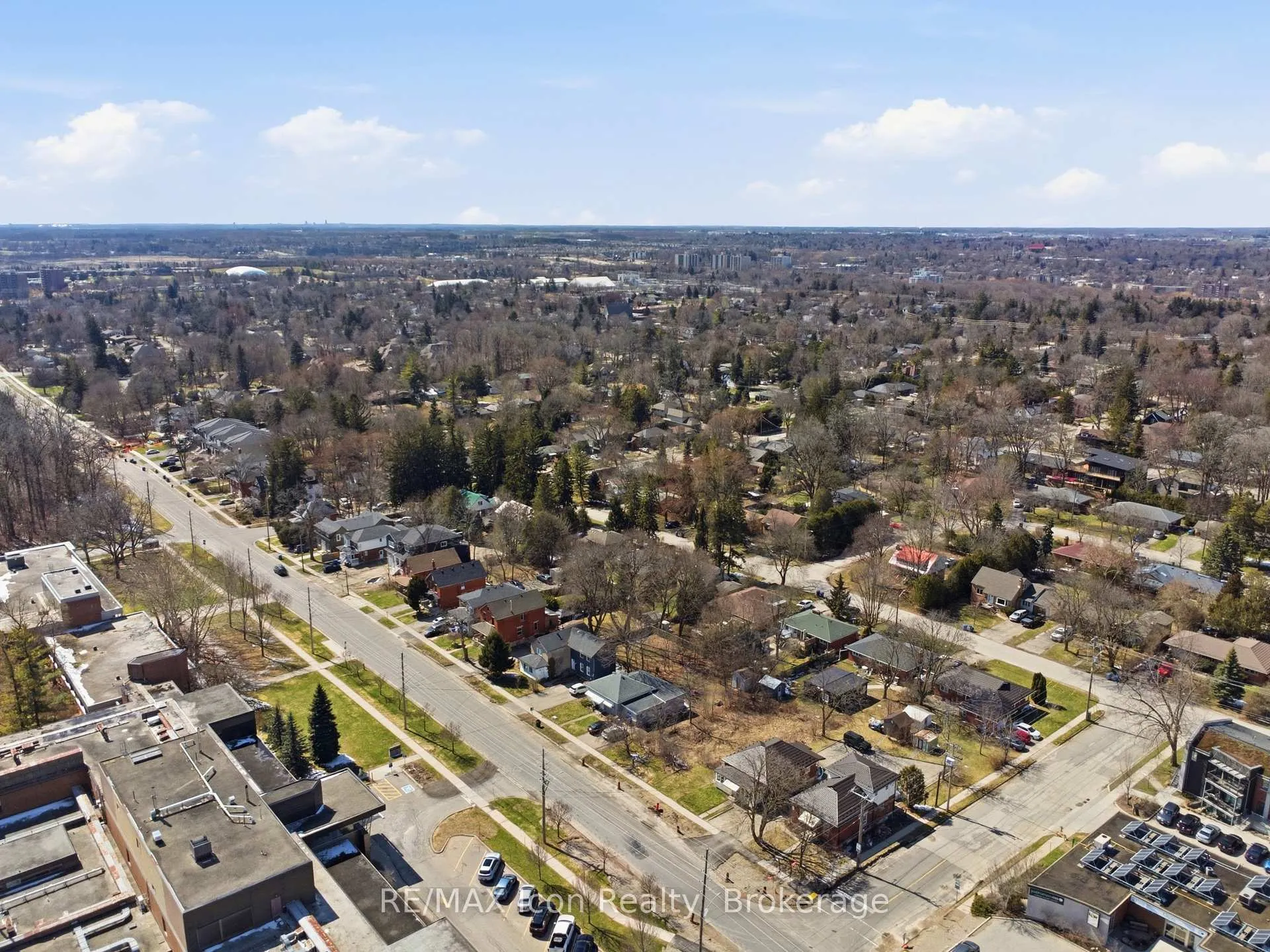 Photo 6 of 33 College Avenue W, Guelph, Dovercliffe Park/Old University — HOMEH