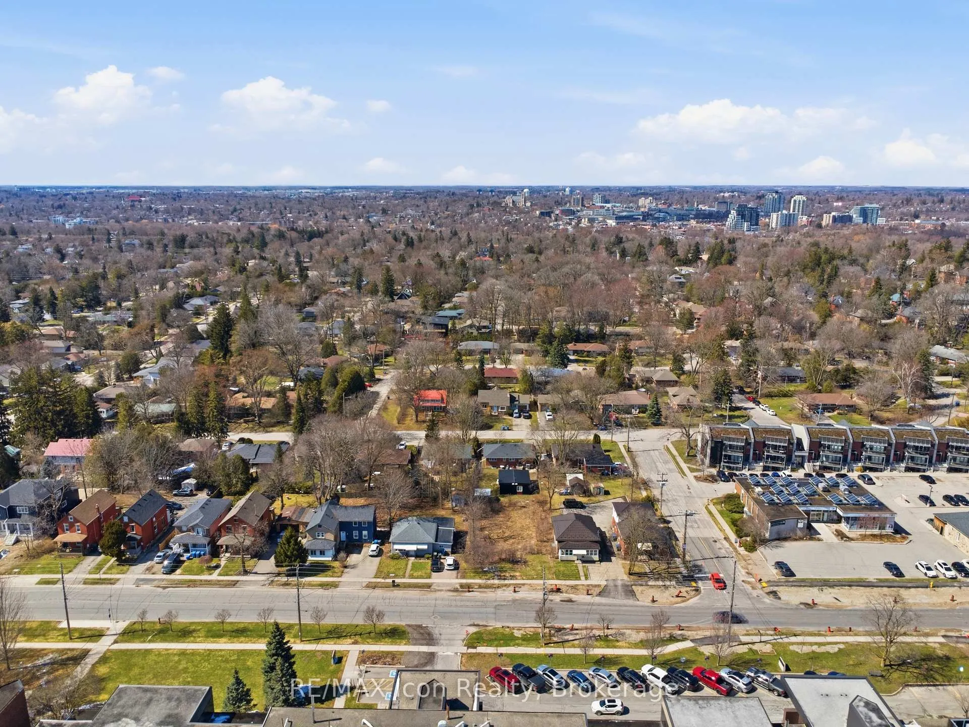 Photo 7 of 33 College Avenue W, Guelph, Dovercliffe Park/Old University — HOMEH
